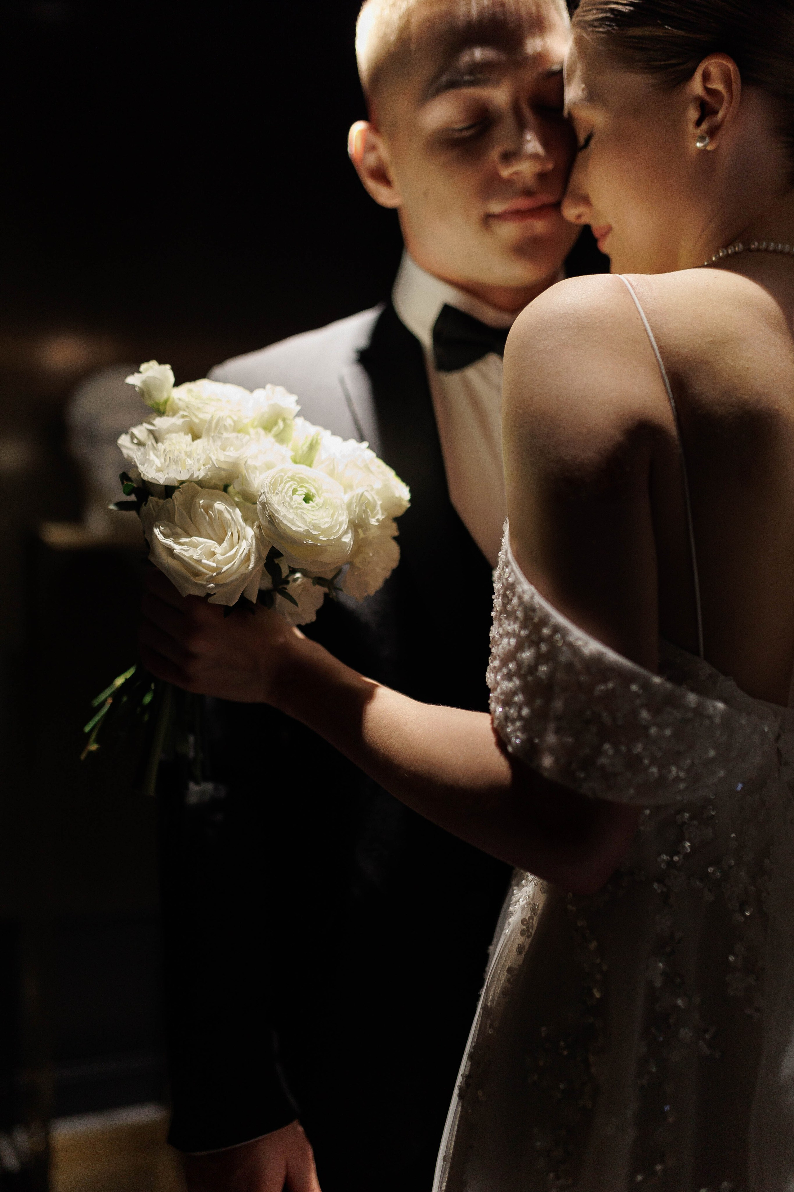 ···. Свадебный фотограф в Санкт-Петербурге Александра Чукавина