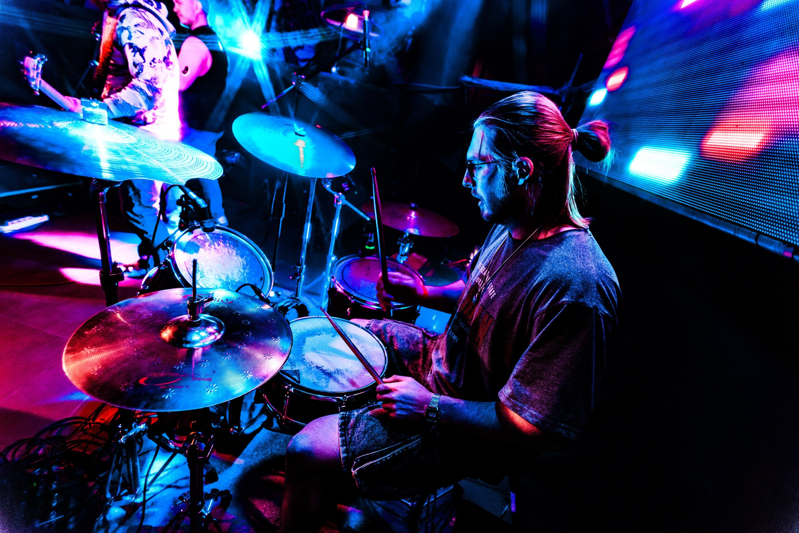 28.03.25 Oldскулы. Репортажный фотограф Екатеринбург | Яркий, качественный репортаж | Концерты, клубы, репортаж, праздники, корпоративы