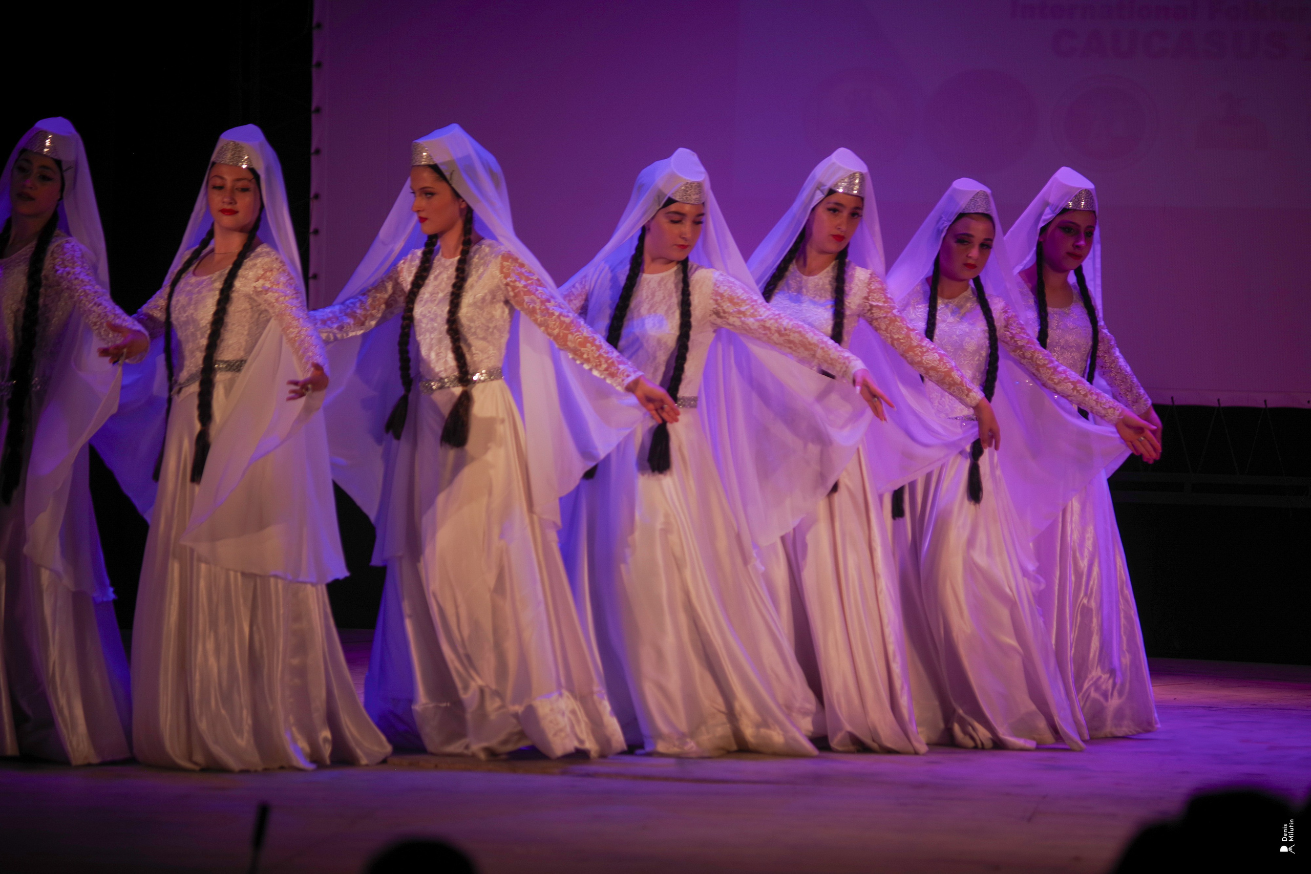 Танцы в прекрасном Они. Портретный фотограф Денис Милютин