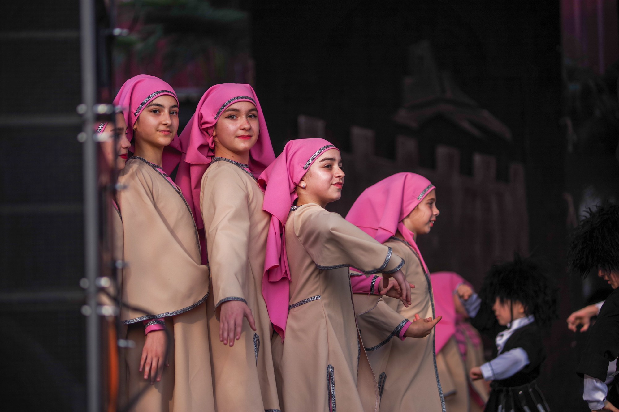 Грузинский танец. Портретный фотограф Денис Милютин