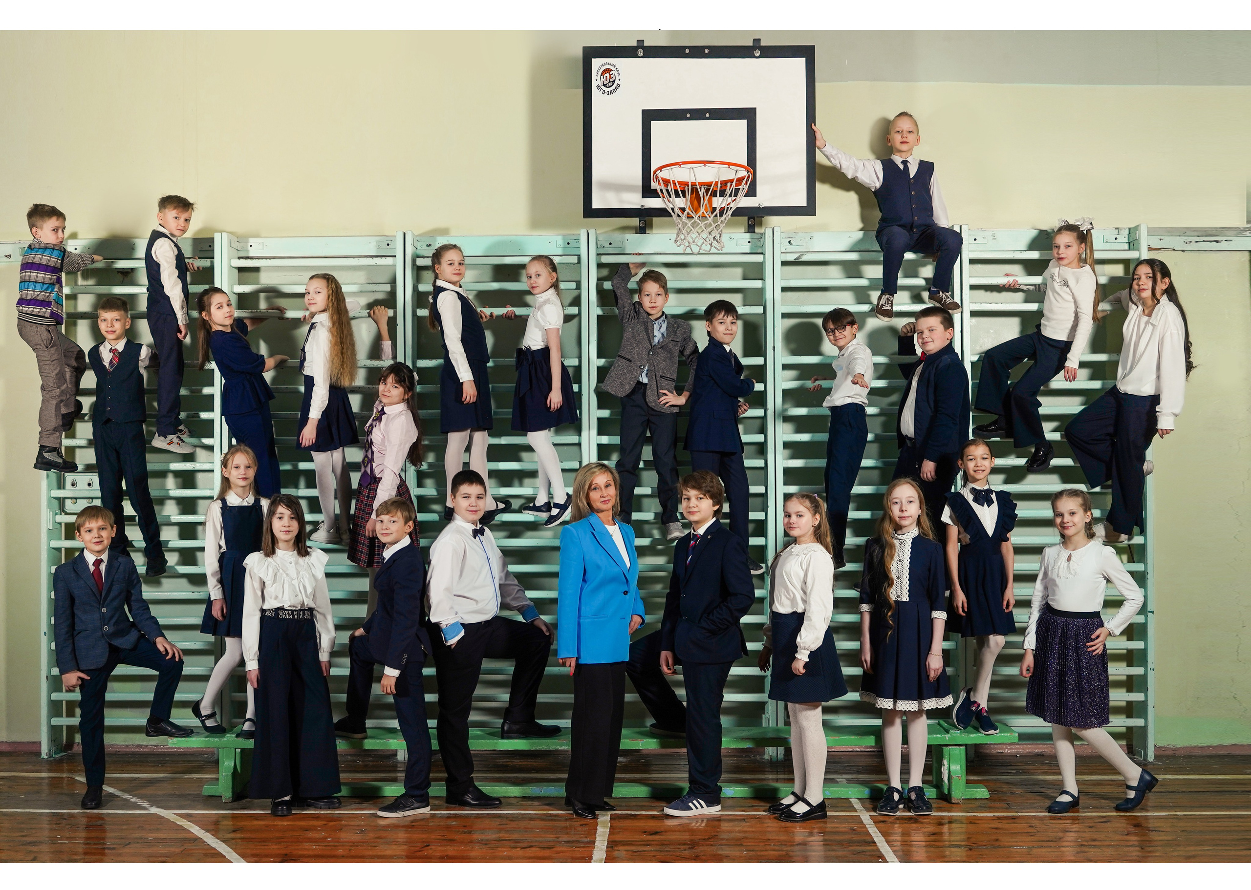 Выпускные альбомы, 4 класс Школа № 175 школьная фотосессия. Семейный и портретный фотограф в Екатеринбурге Анна Лобанова