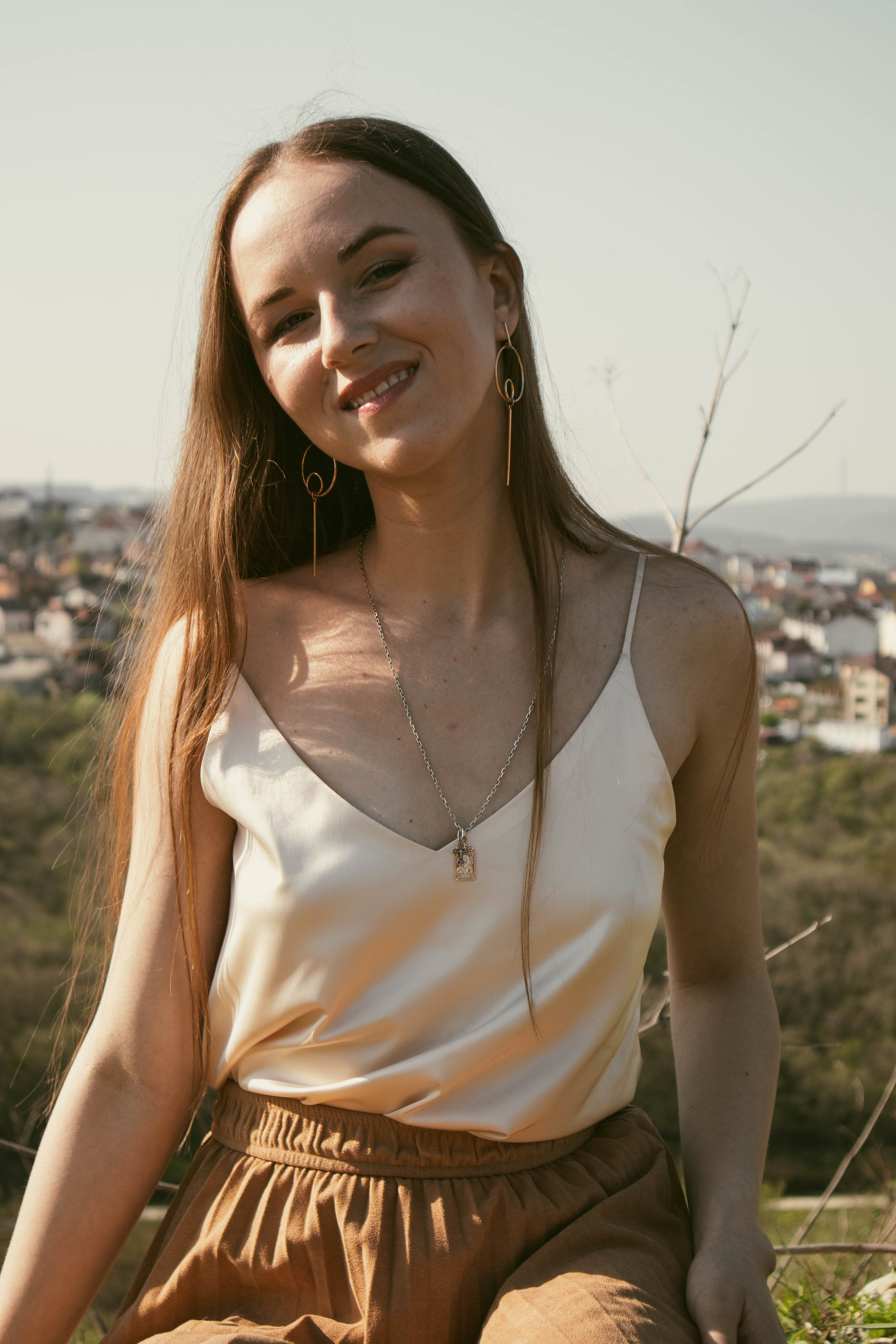 «Деревья шепчут, горы молчат». Уличный фотограф Города N