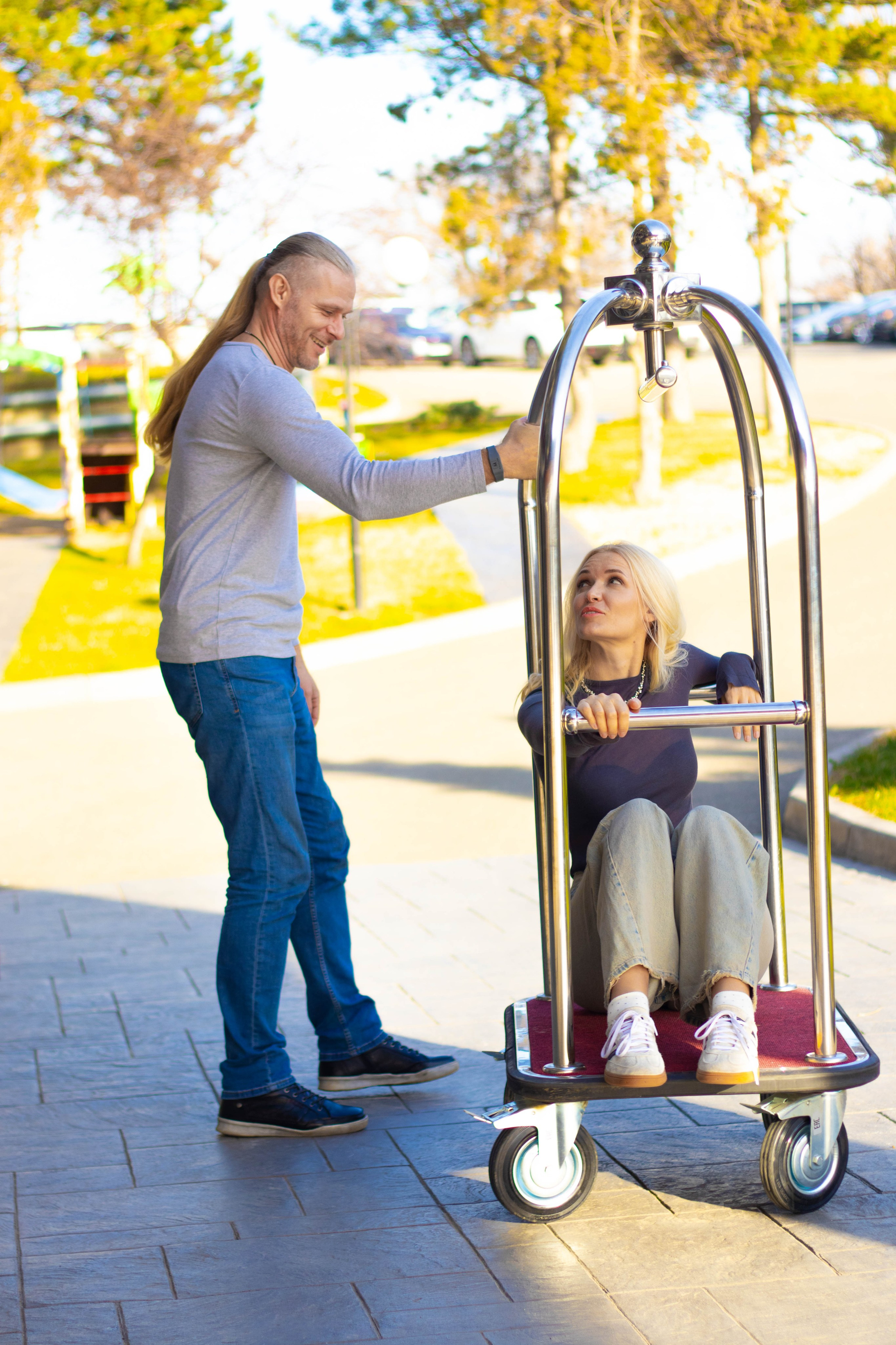 «Влюбленные в городе». Уличный фотограф Города N
