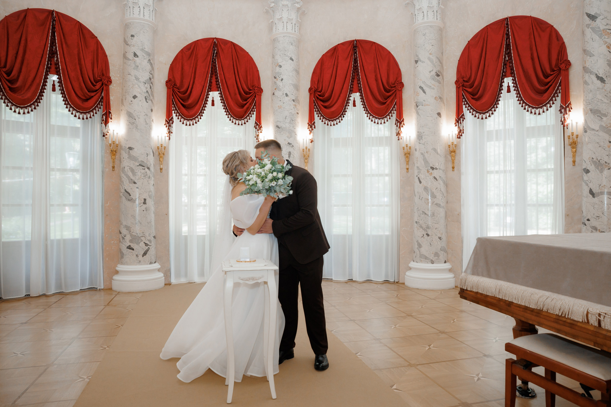 Регистрация и прогулка в Остафьево. Свадебный и репортажный фотограф (Москва, Королев и другие)