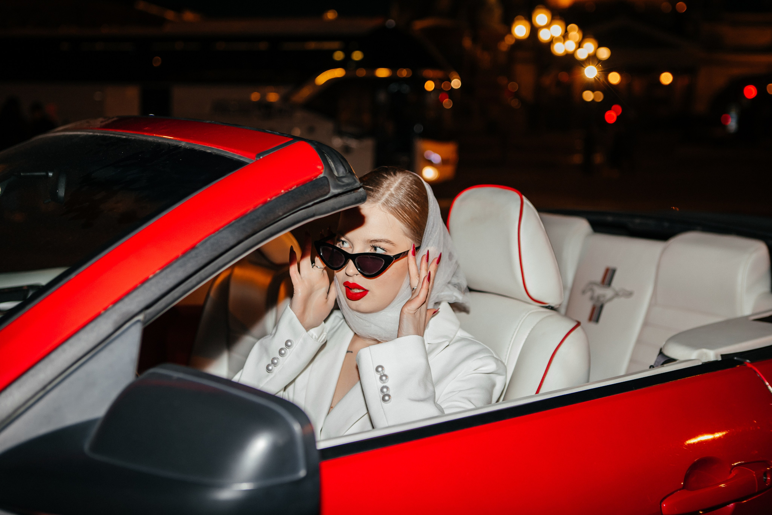 Алена — ночной кабриолет. Elena Sova — семейный и женский фотограф в Санкт-Петербурге