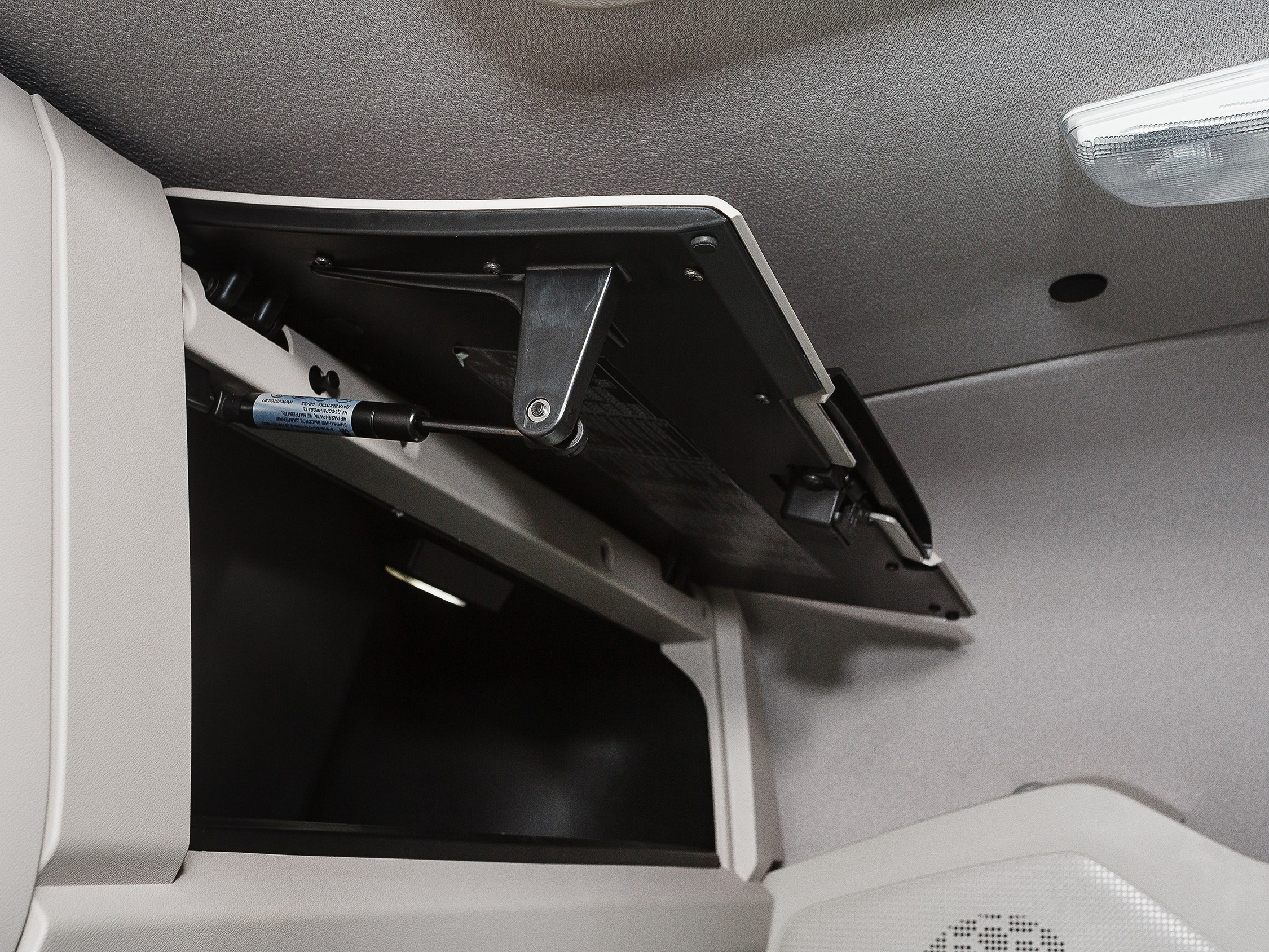 Автомобильный фотограф в СПб. Репортажная фотосъёмка в Санкт-Петербурге. Фотограф на мероприятие: выставки, презентации, автогонки. Фото для сайта, отчётов и публикации в сми. Профессиональный фотограф Сергей Пушкин. Промышленная фотосъёмка. Автопром. Фотосъёмка авто и спецтехники. Профессиональные фото большегрузов.