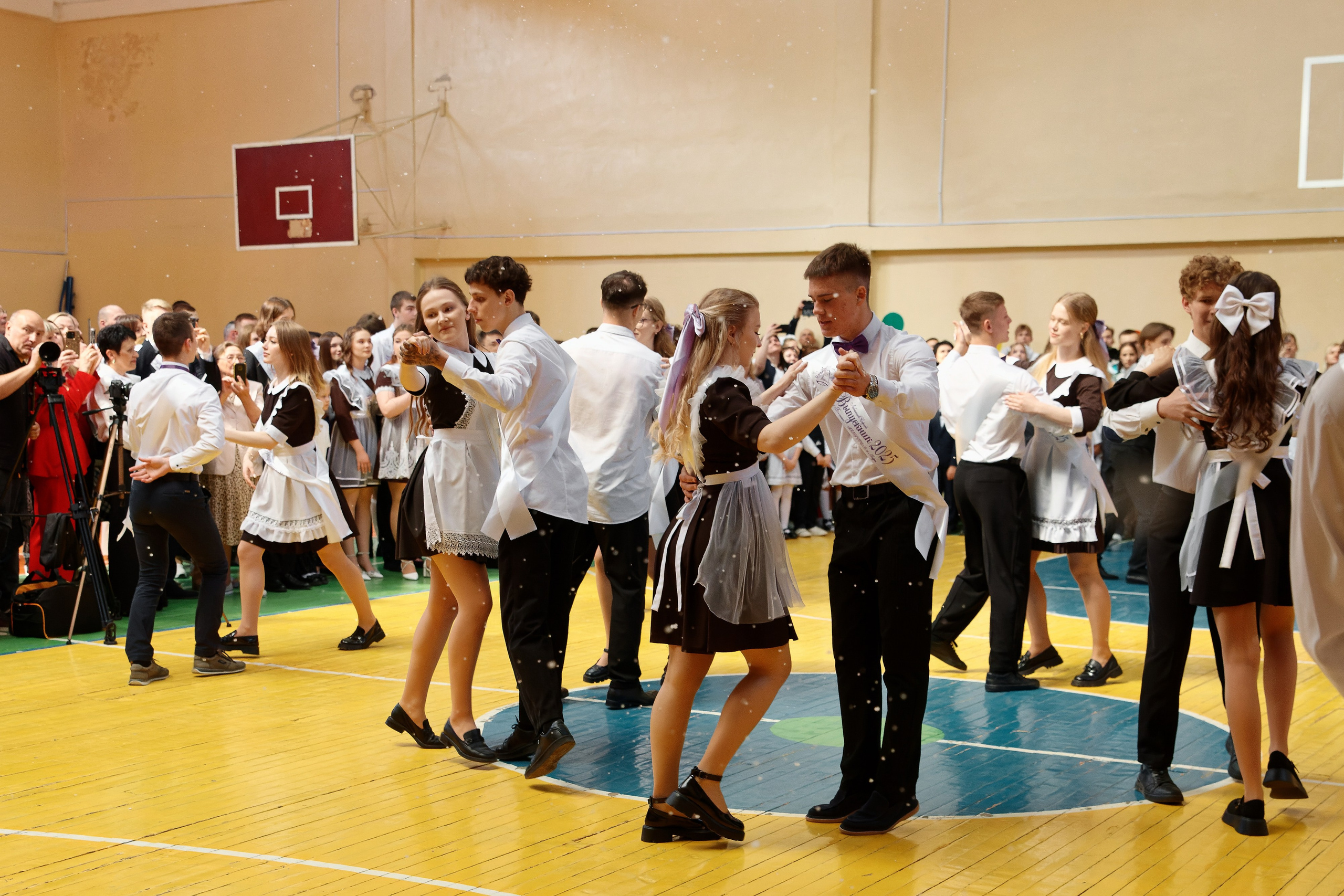 Последний звонок Школа № 42. Семейный фотограф — Макс Белогрудов