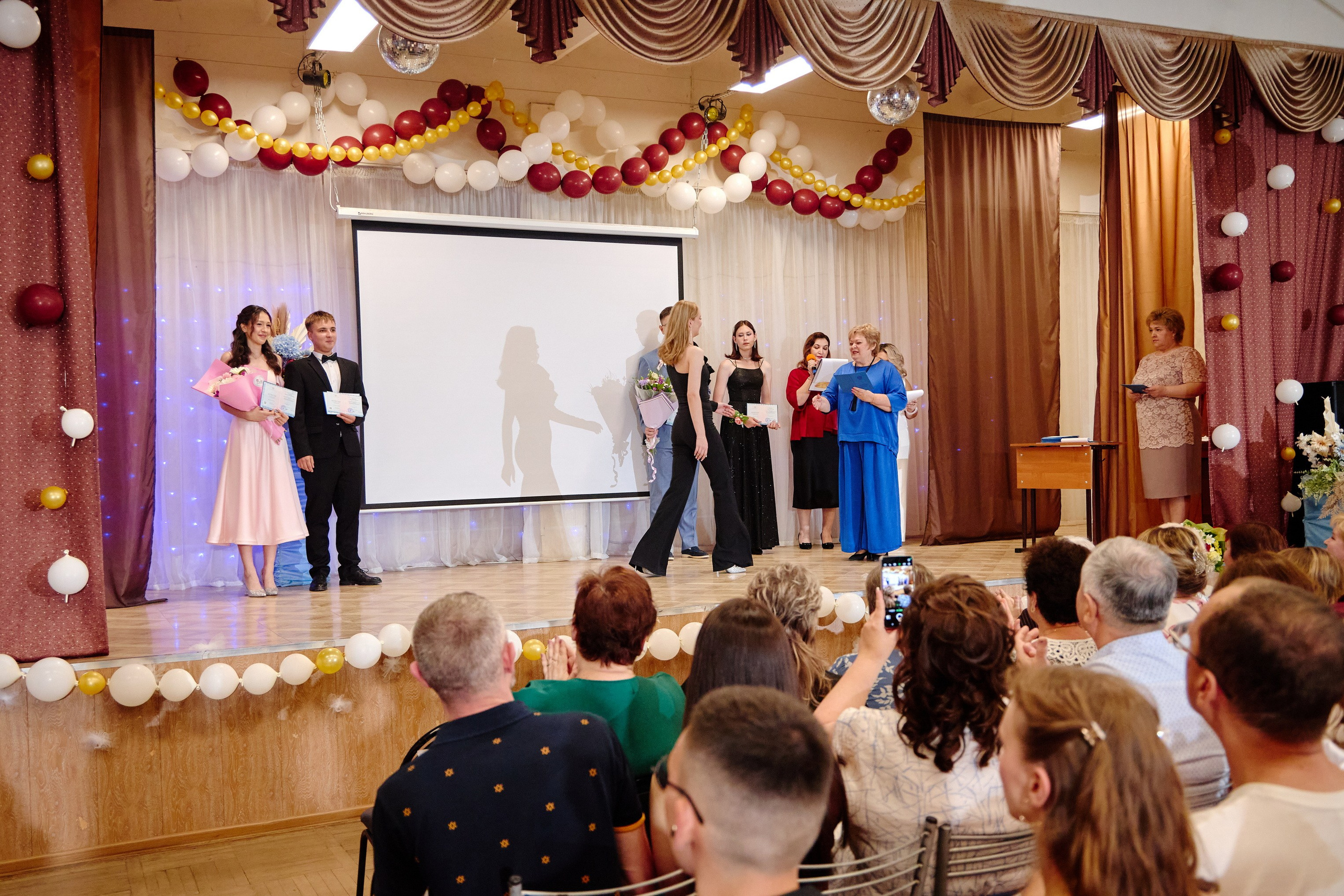 Выпускной 35 Сош. Фотограф Выпускные альбомы Таганрог Сергей Коробченко