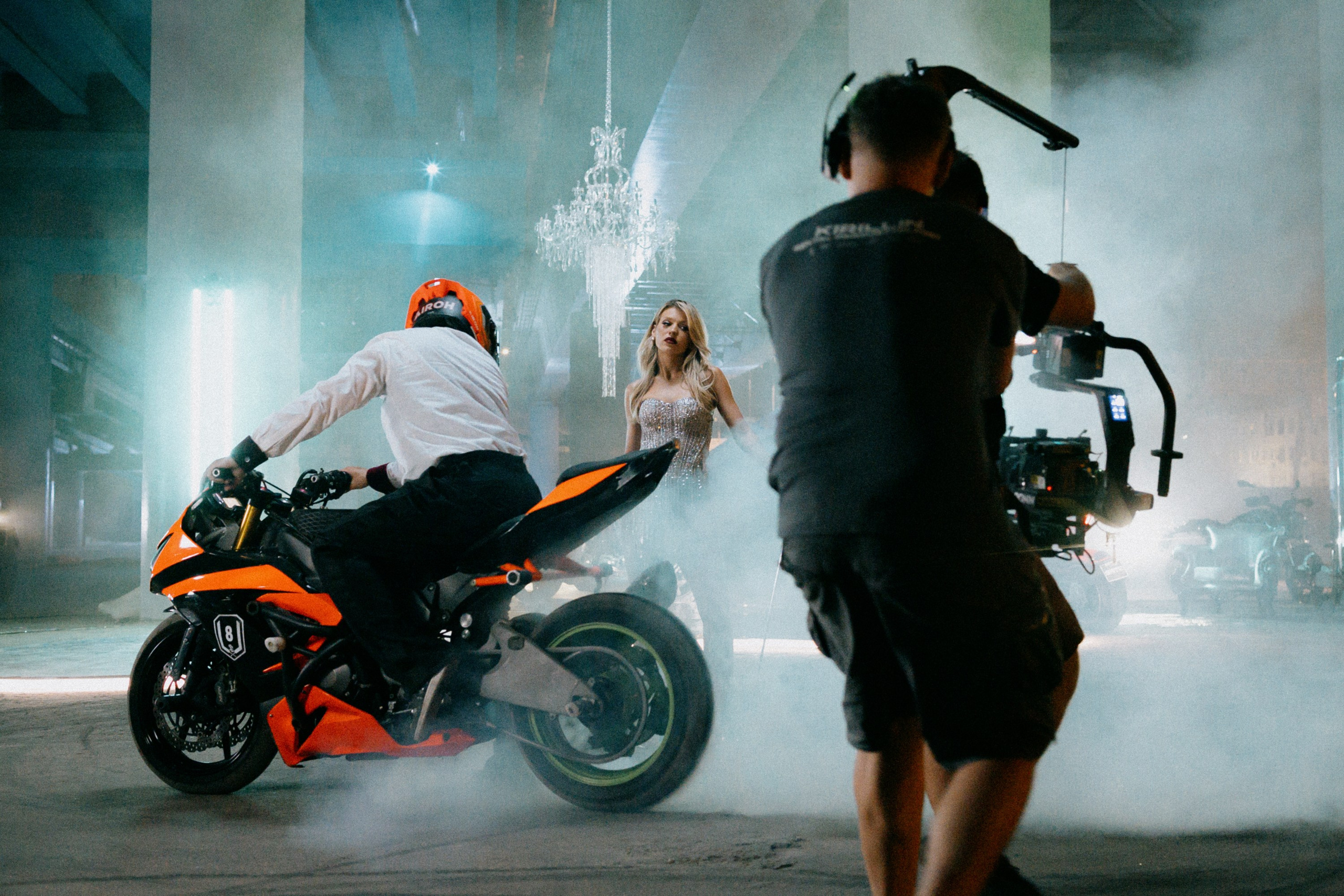 BACKSTAGE Люся Чеботина «За бывшего». Бэкстейдж и репортажный фотограф в Москве Артем Онацко