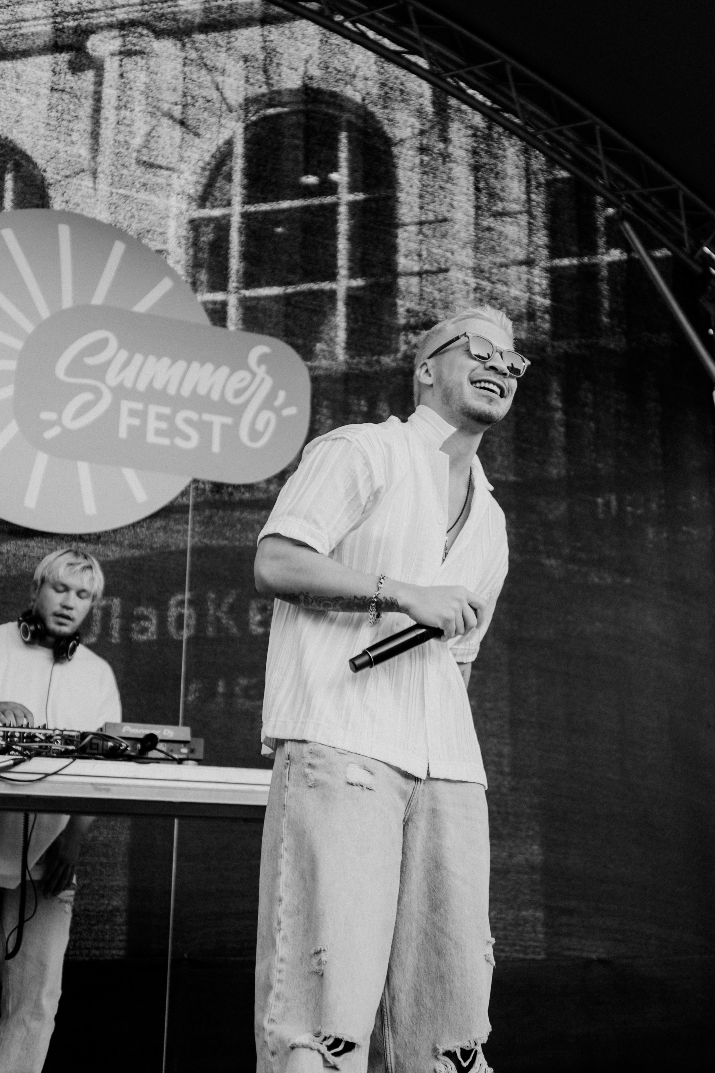 EstateMall SUMMER FEST. Бэкстейдж и репортажный фотограф в Москве Артем Онацко