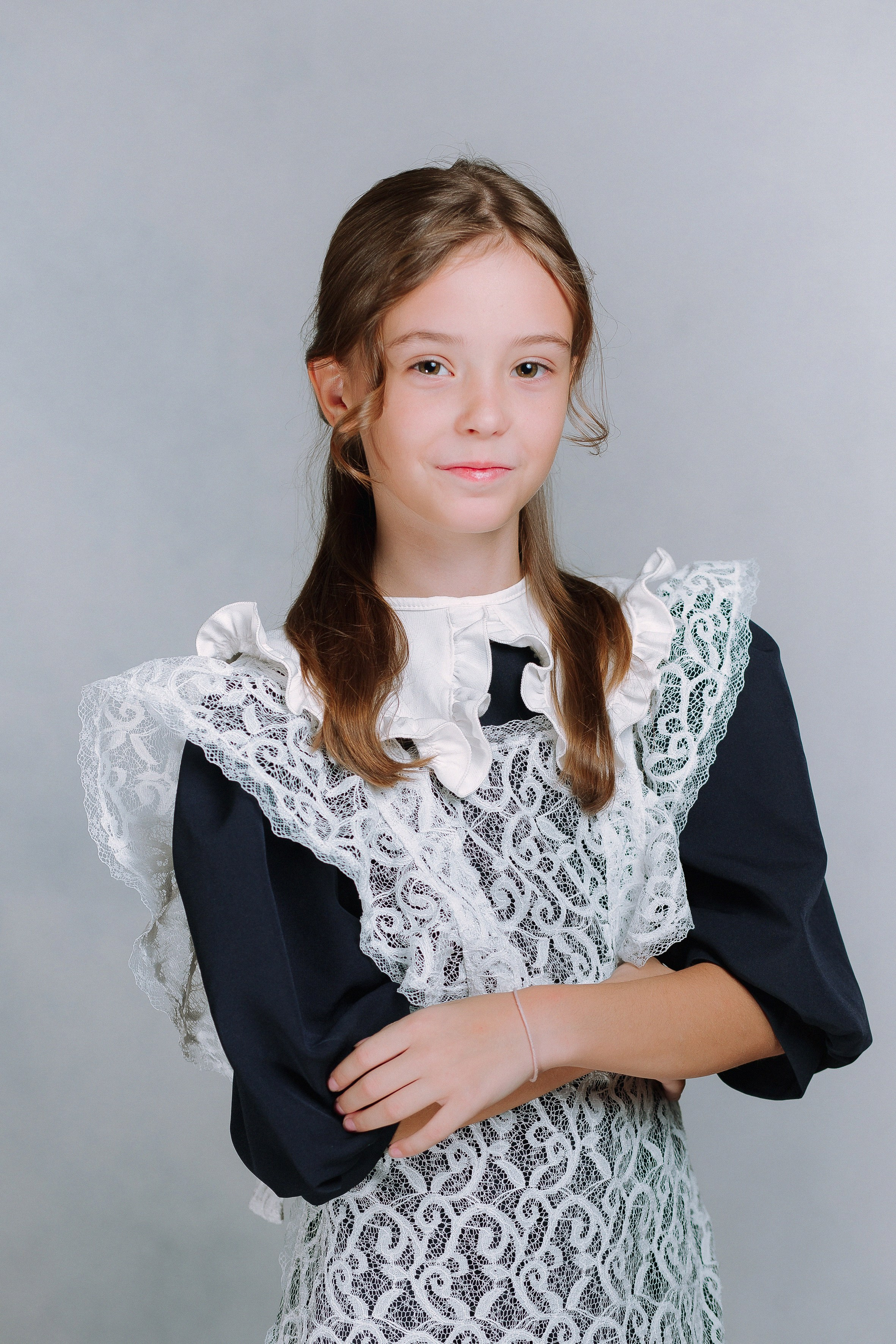 Портрет на светлом фоне- начальная школа. Выпускные альбомы Натальи Бутко: Новороссийск, Анапа, Геленджик