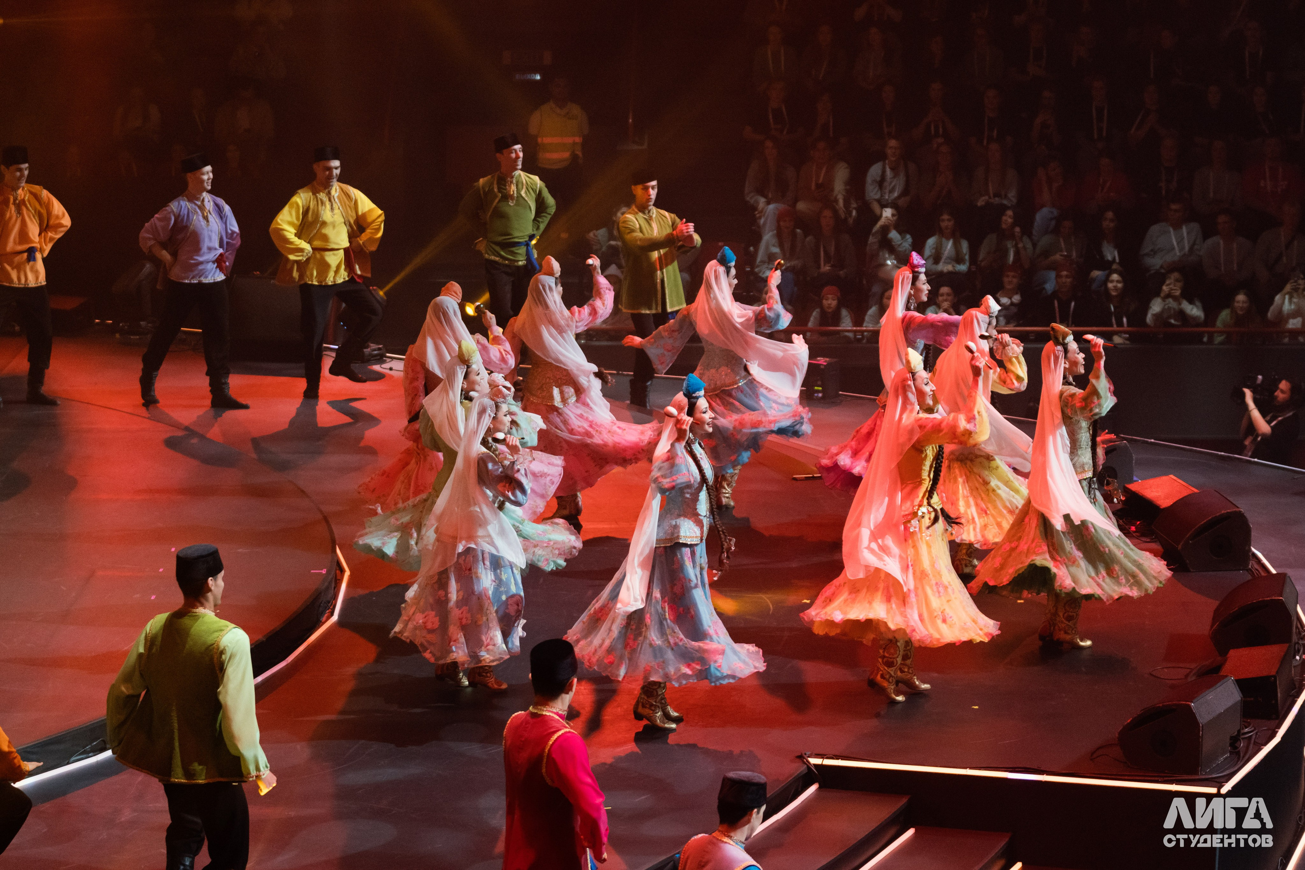 Российская Студенческая Весна 2025. Портретный фотограф в Казани Радомир Заздравных