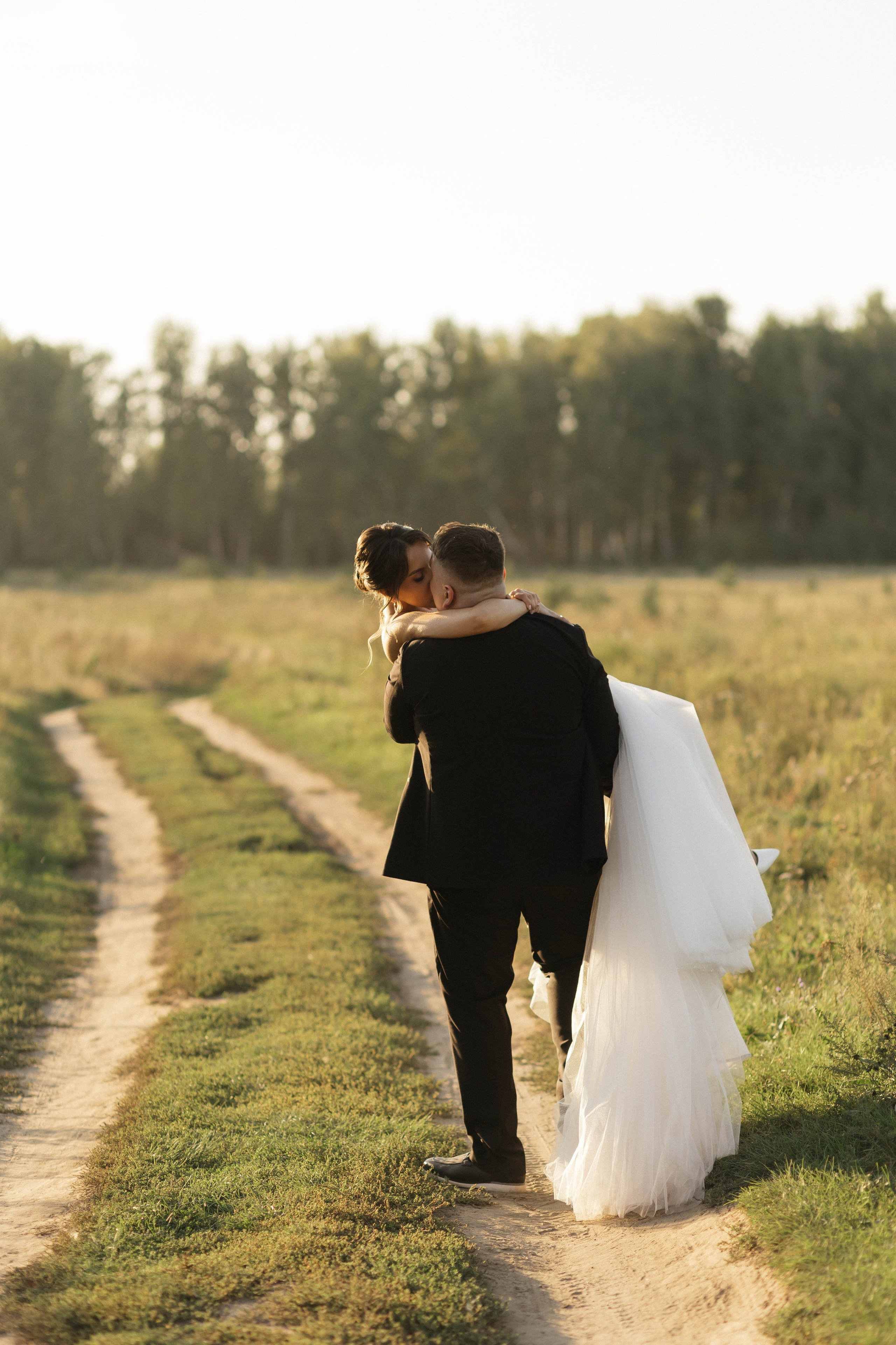 Свадебная история. Лесной Виладж. Свадебный и семейный фотограф Рассказова Виктория