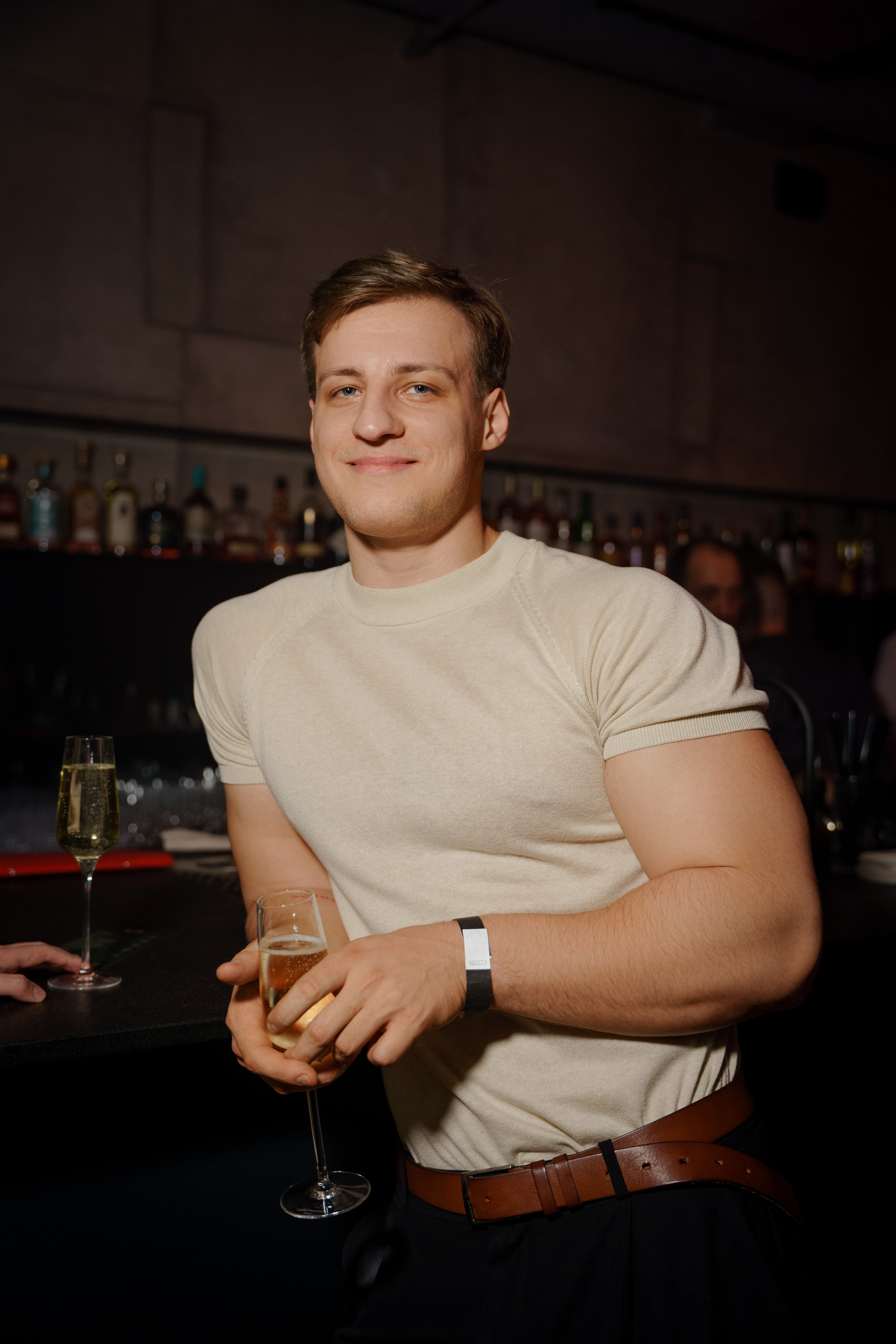 Вечеринка OSNOVATELI.LIVE репортажный фотограф Саша Дружинина. Репортажный фотограф в Москве Саша Дружинина