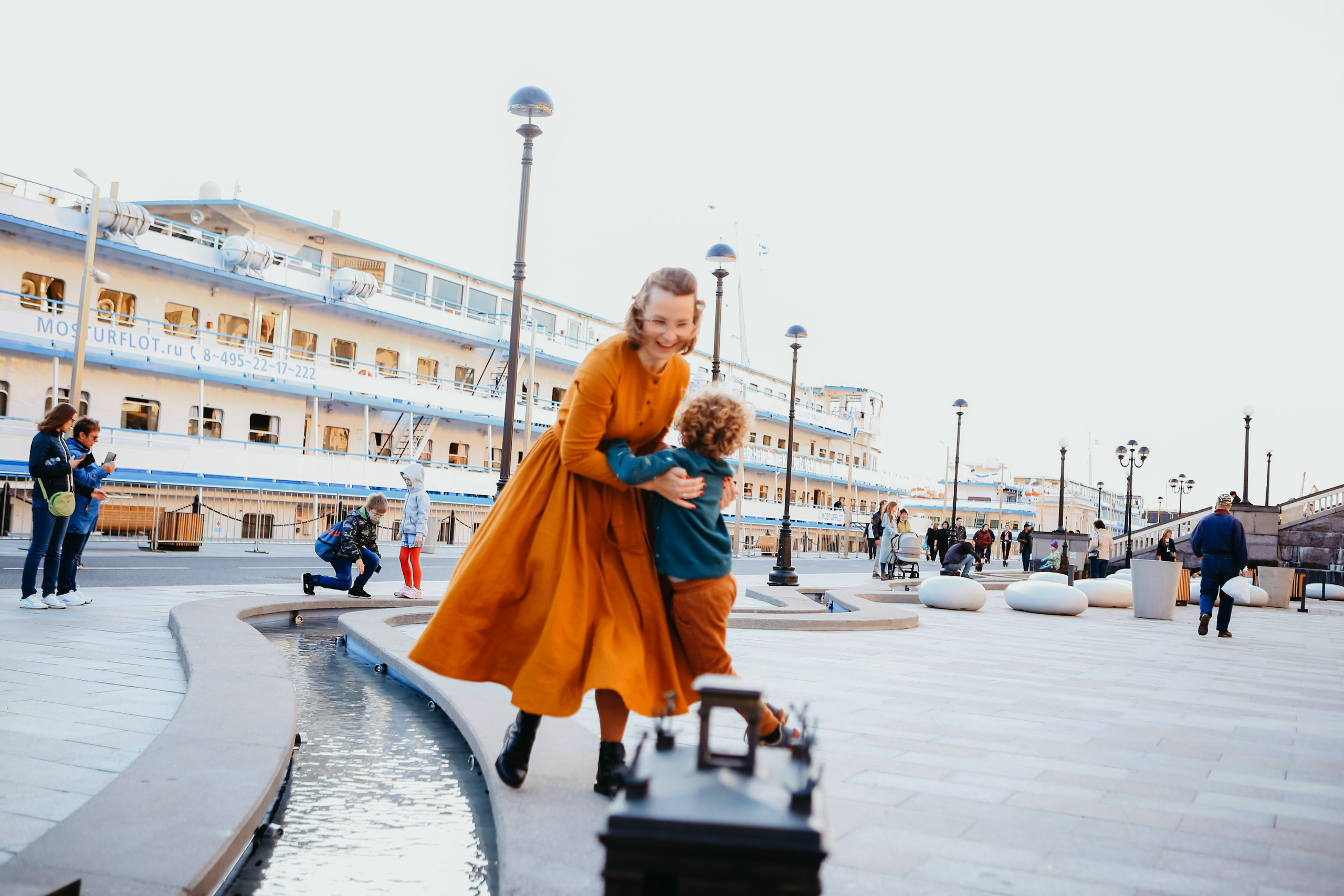 Речной вокзал для троих)). Фотограф на Новой риге и в Москве Елена Елис