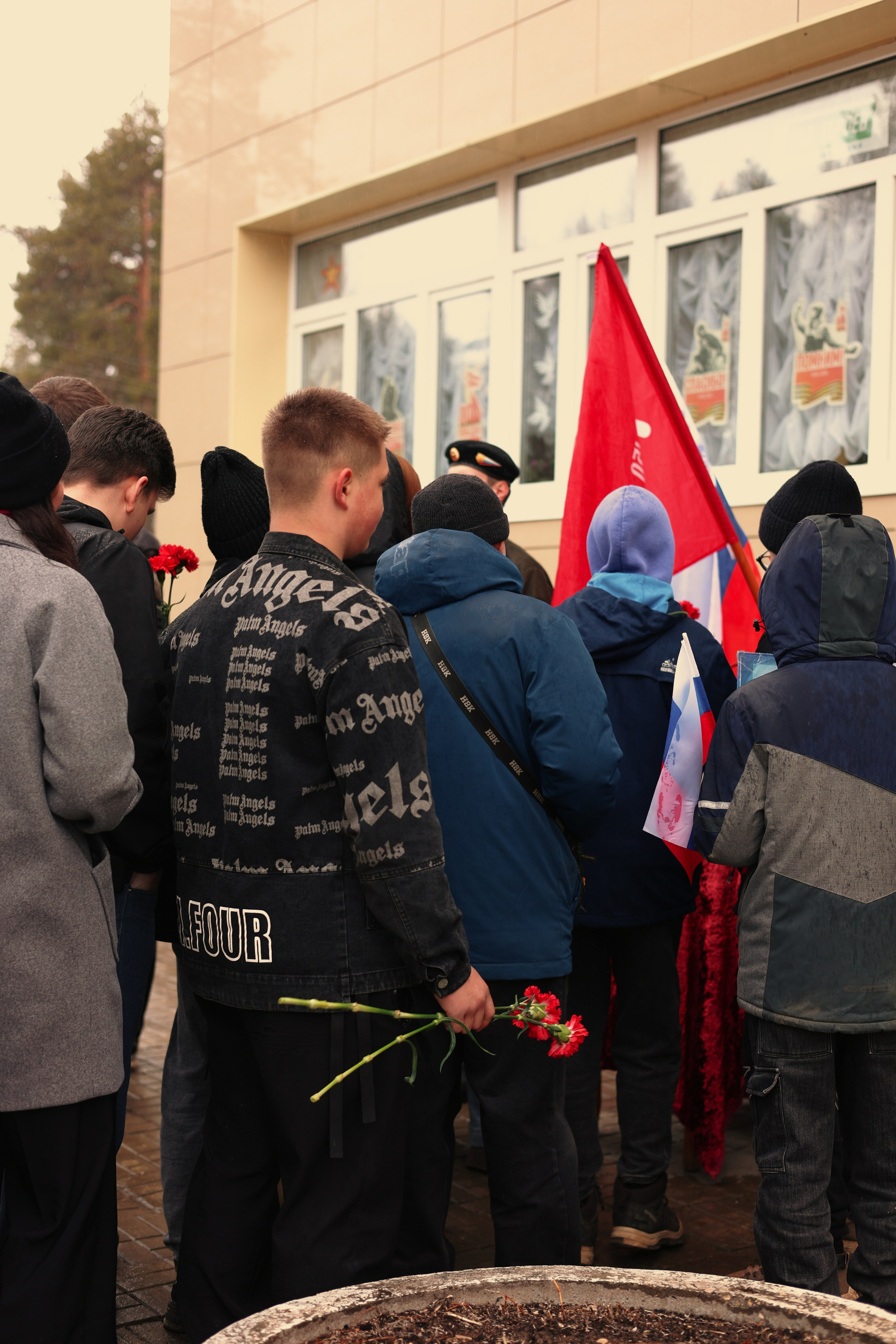 9 мая — «Родной дом». Фотограф в городе Киров Денис Вербин