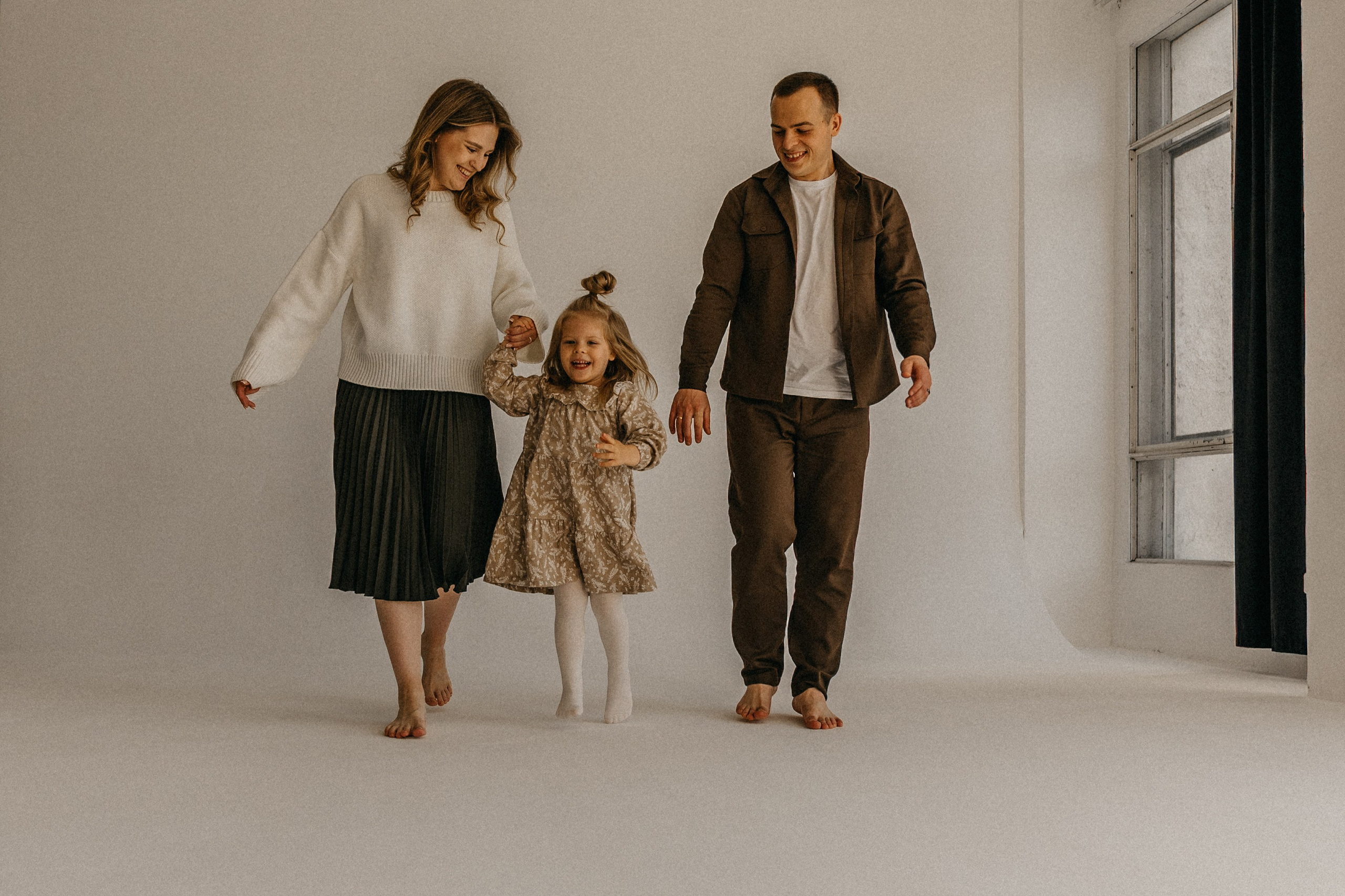 Евгения, Василиса и Михаил. Гаврилова Настя семейный фотограф lifestyle в Москве