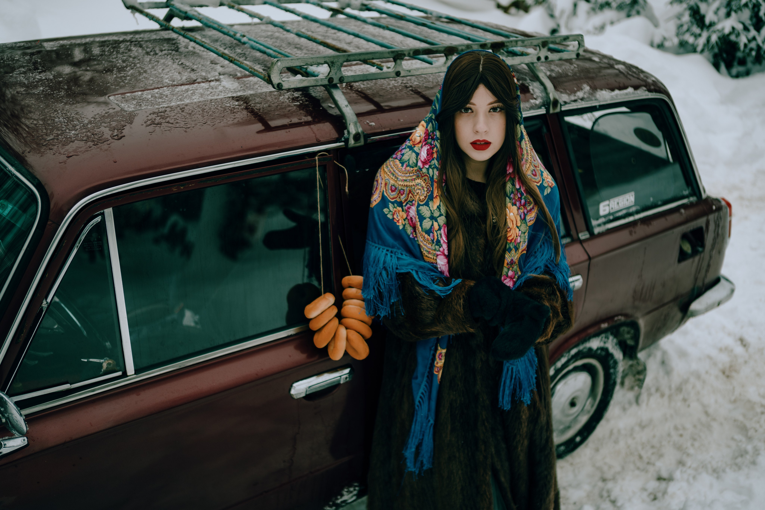 Звенит январская вьюга. Главная