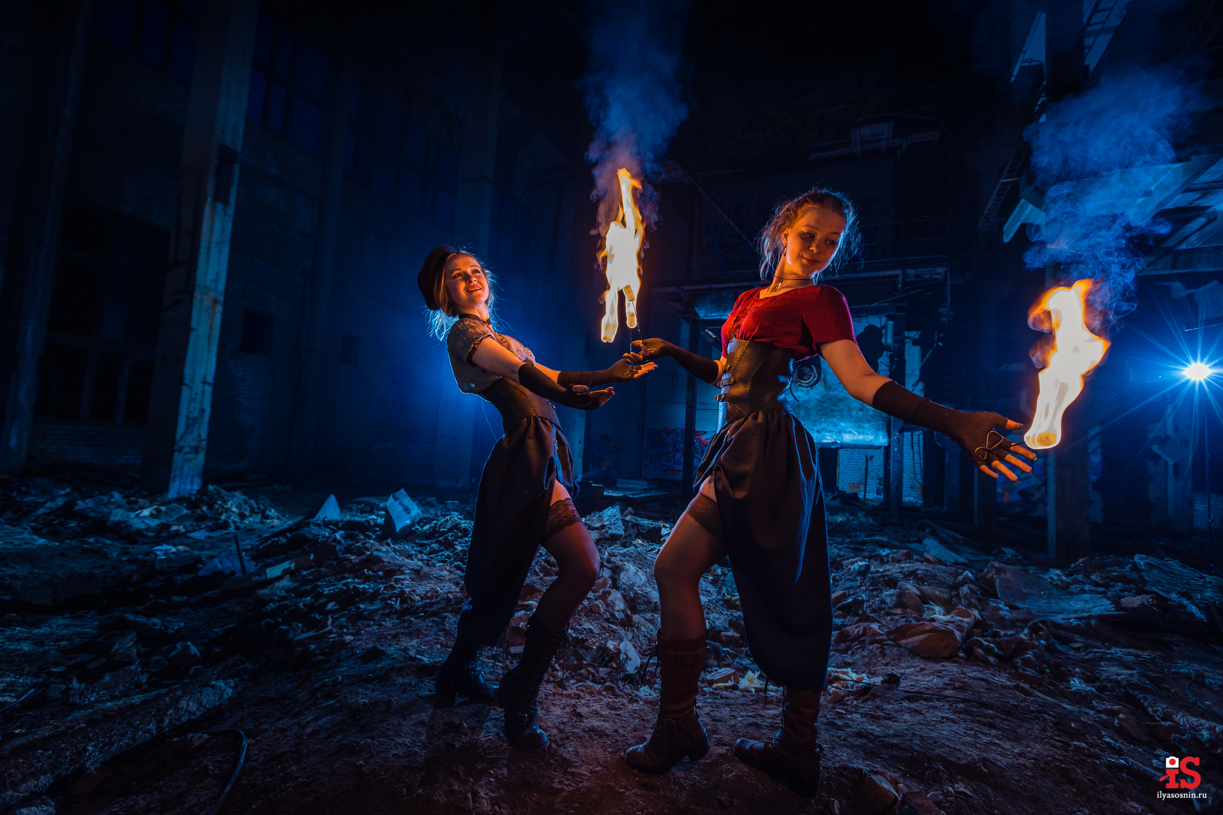 Плетущие огонь. Профессиональный фотограф Петрозаводск Илья Соснин