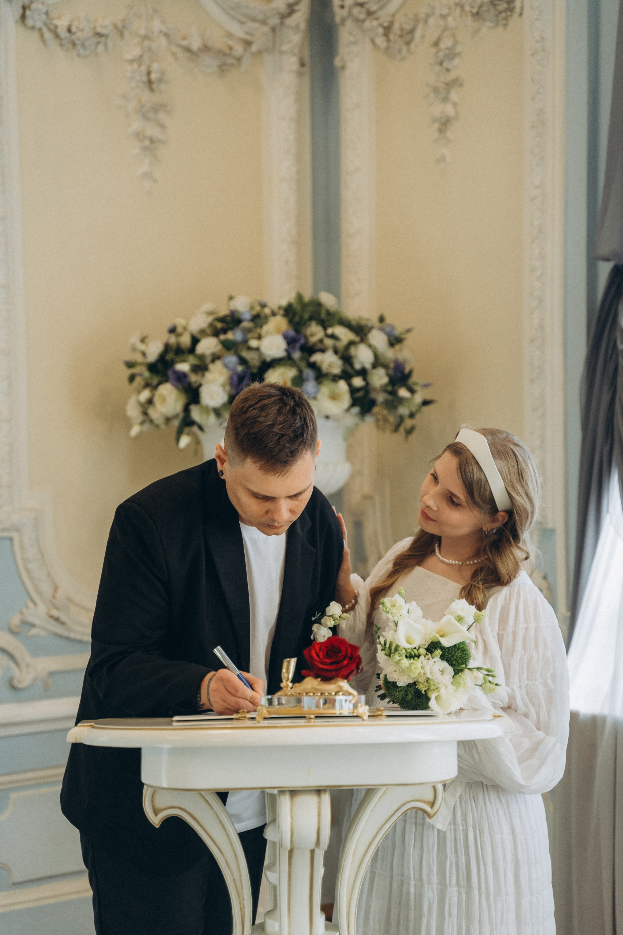 Любовь во 2-м Дворце Бракосочетания. Фотограф в Санкт-Петербурге — Лучина Екатерина