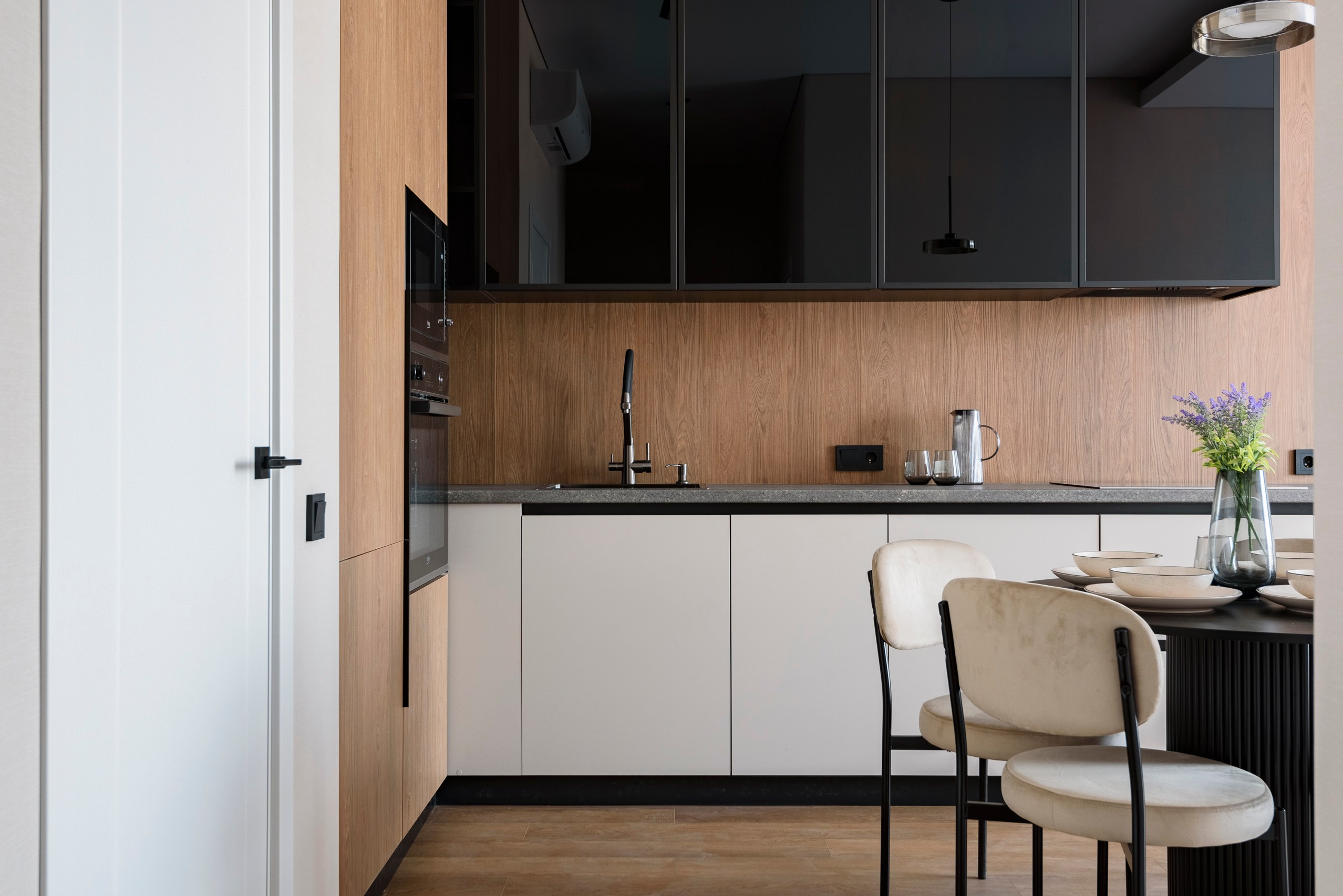 Apartments. Антон Журављев
