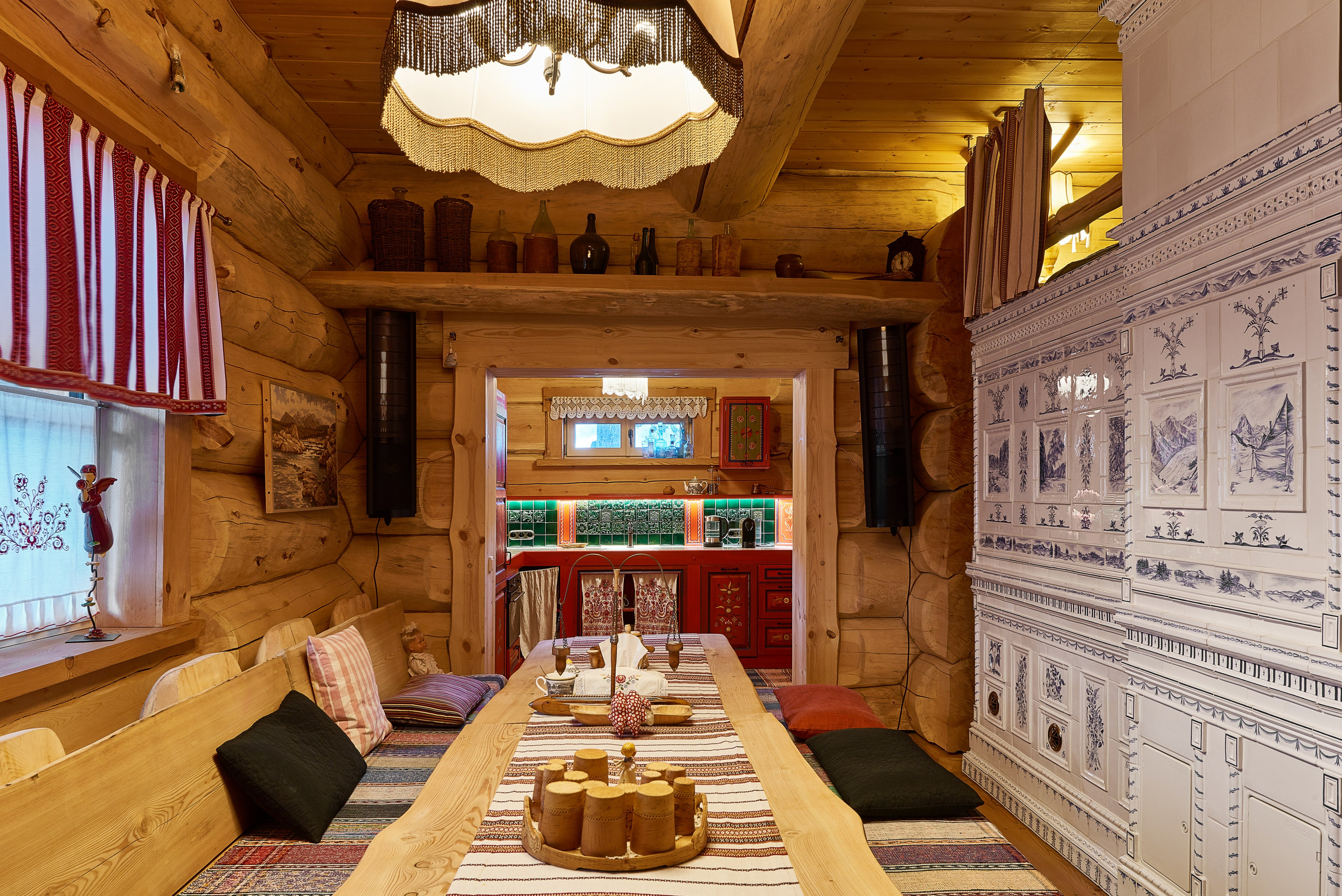 Интерьер деревянного дома в русском стиле в Подмосквовье. Ольга Саакян Ι Дизайн интерьера в Москве: планировка, подбор отделочных материалов, чертежи для строителей и надзор за ремонтом квартиры