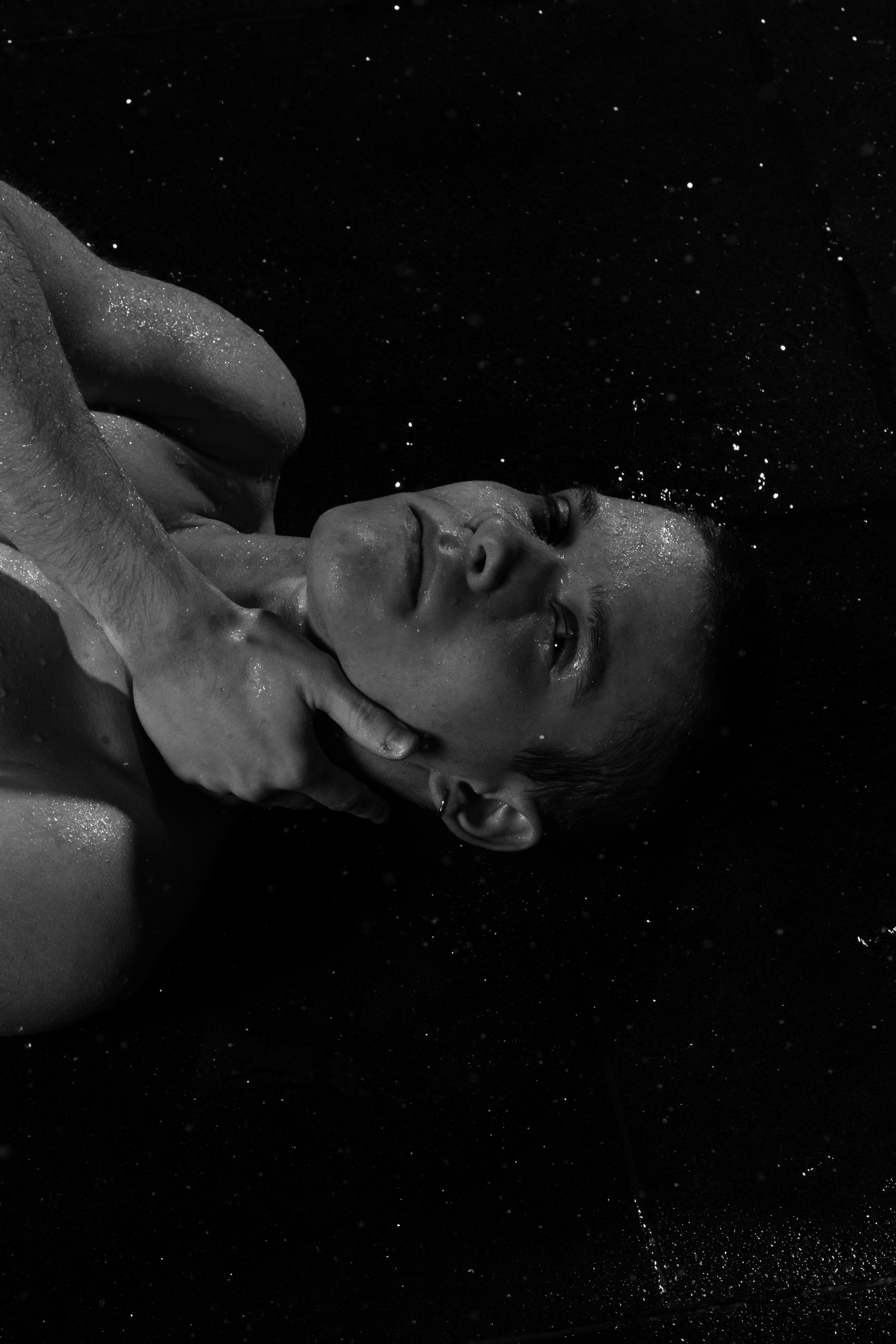 Разрываем душу под дождем. Мари — фотограф и видеограф из Москвы