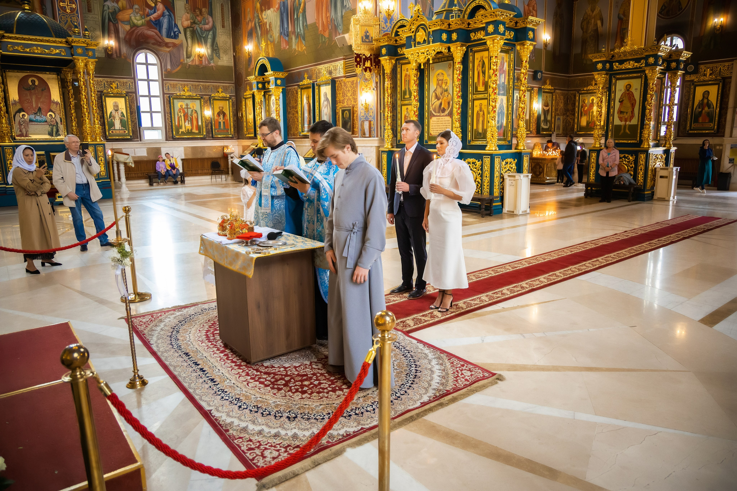 В Храме. Семейный и Свадебный фотограф в Астане Александр Астапов