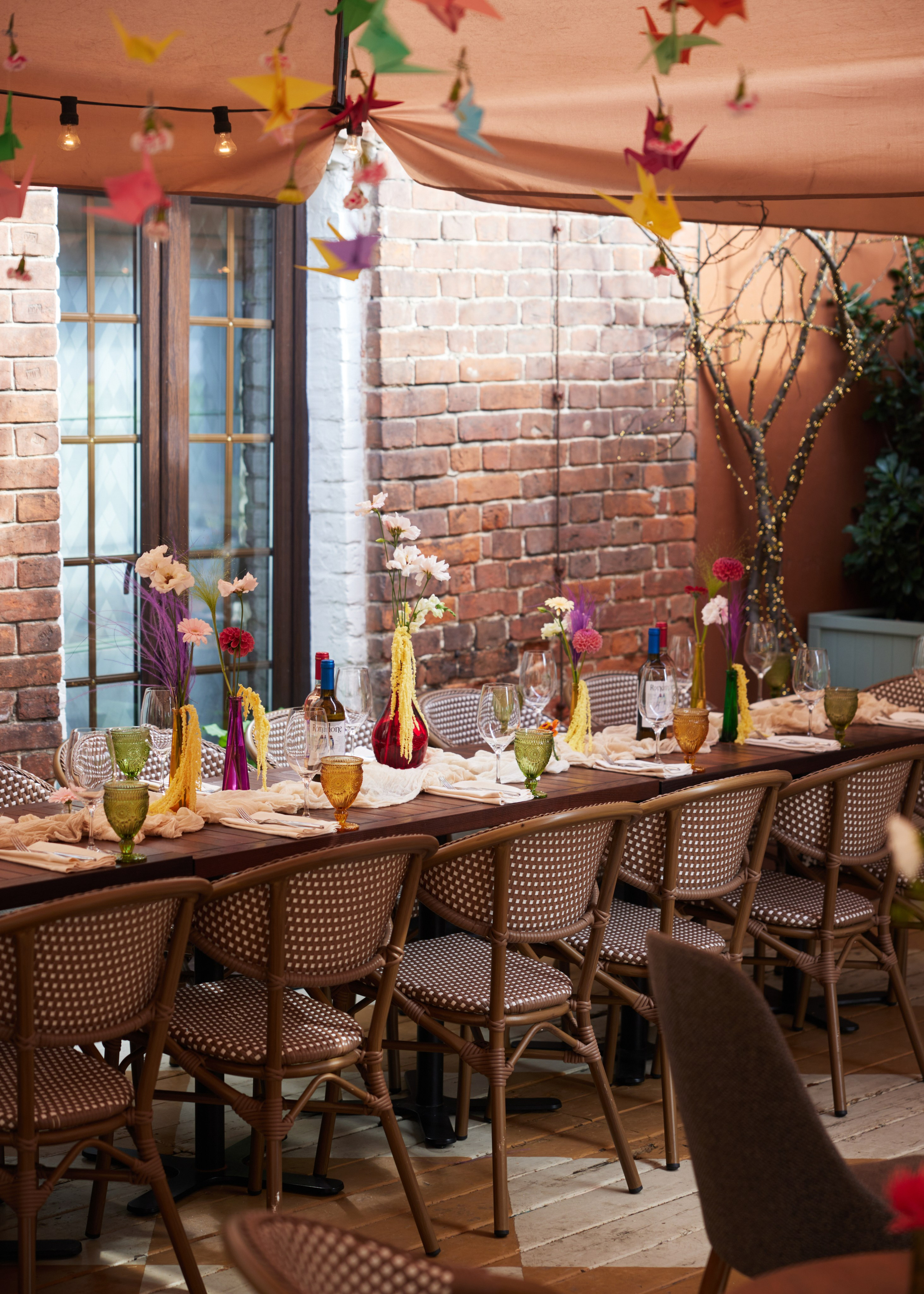 Бумажные украшения и блестки* Костя & Наташа. Фотограф Чугунов Александр