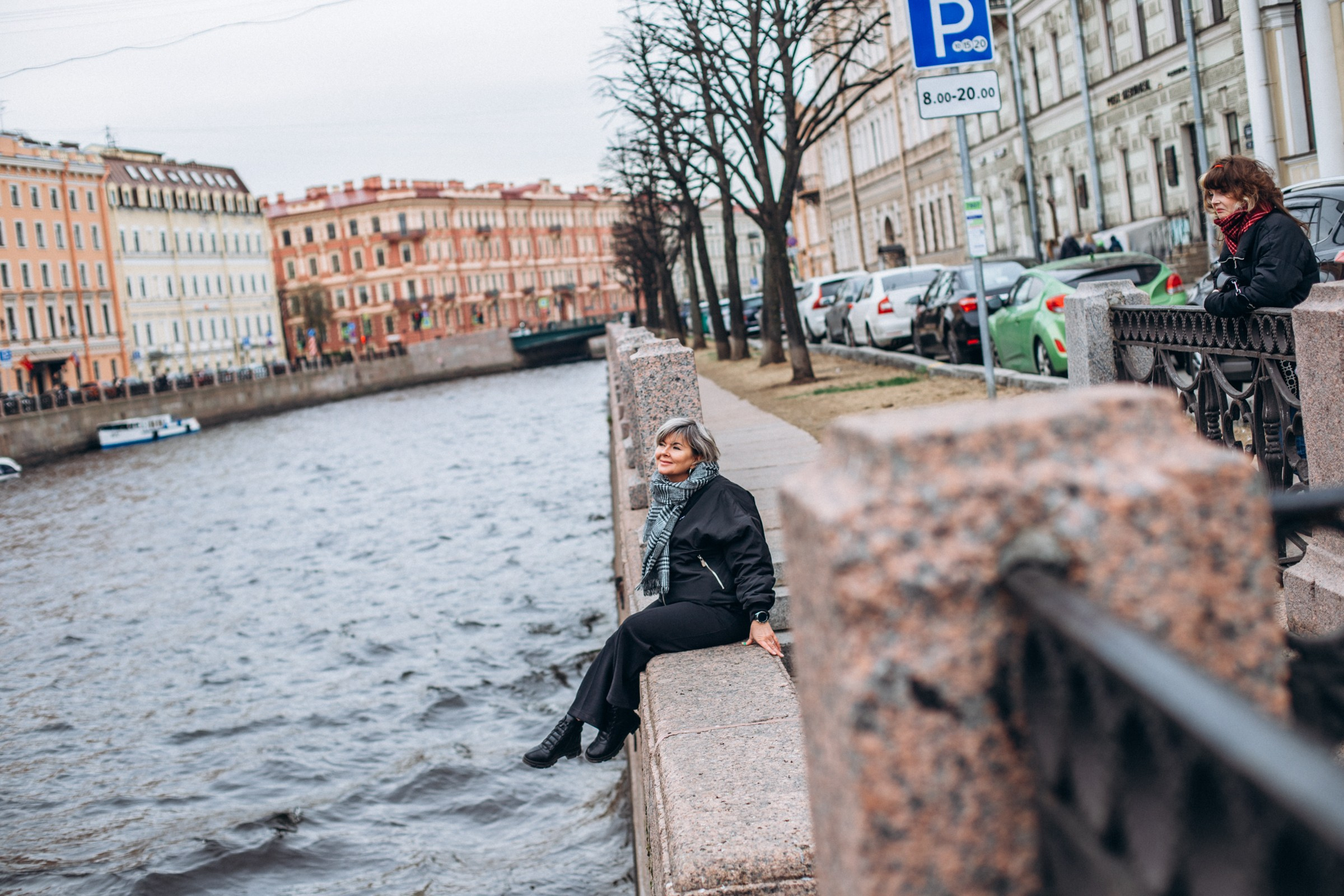 Ольга и Варвара в мае. Фотопрогулка в Петербурге. Индивидуальный и семейный фотограф в Санкт-Петербурге