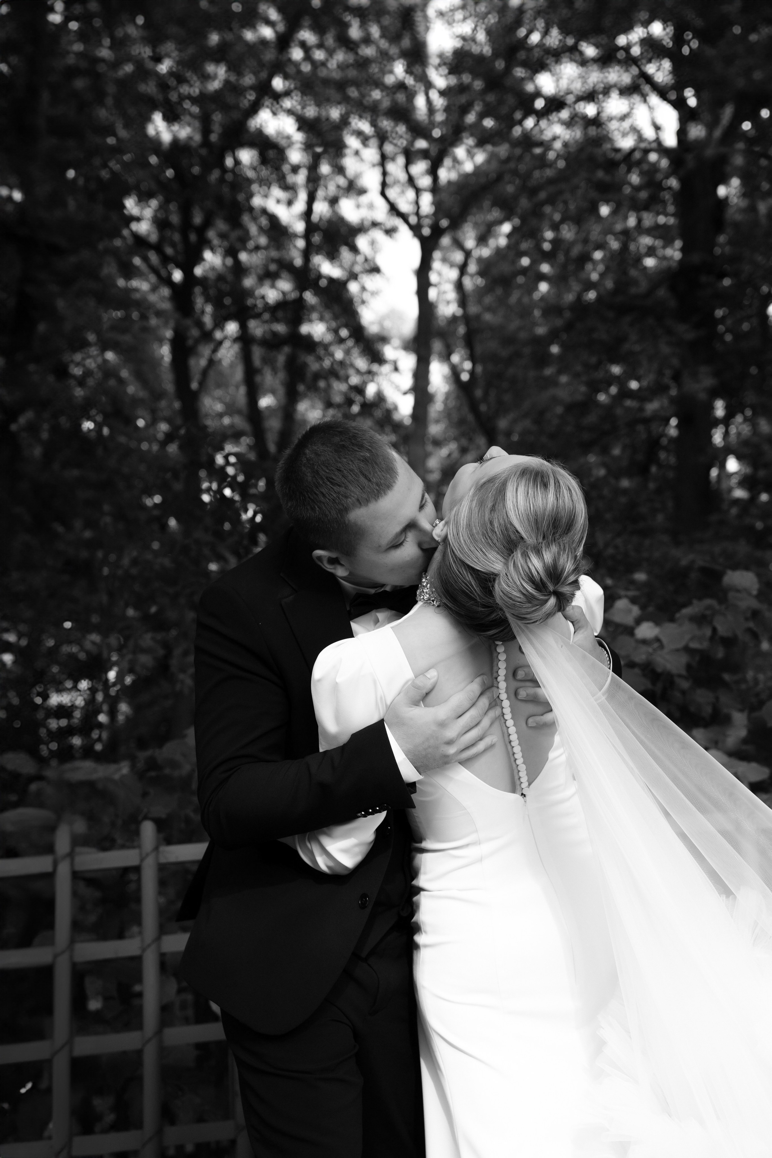 Однажды в летнем саду. Свадебный фотограф в Петербурге Таша Вайб