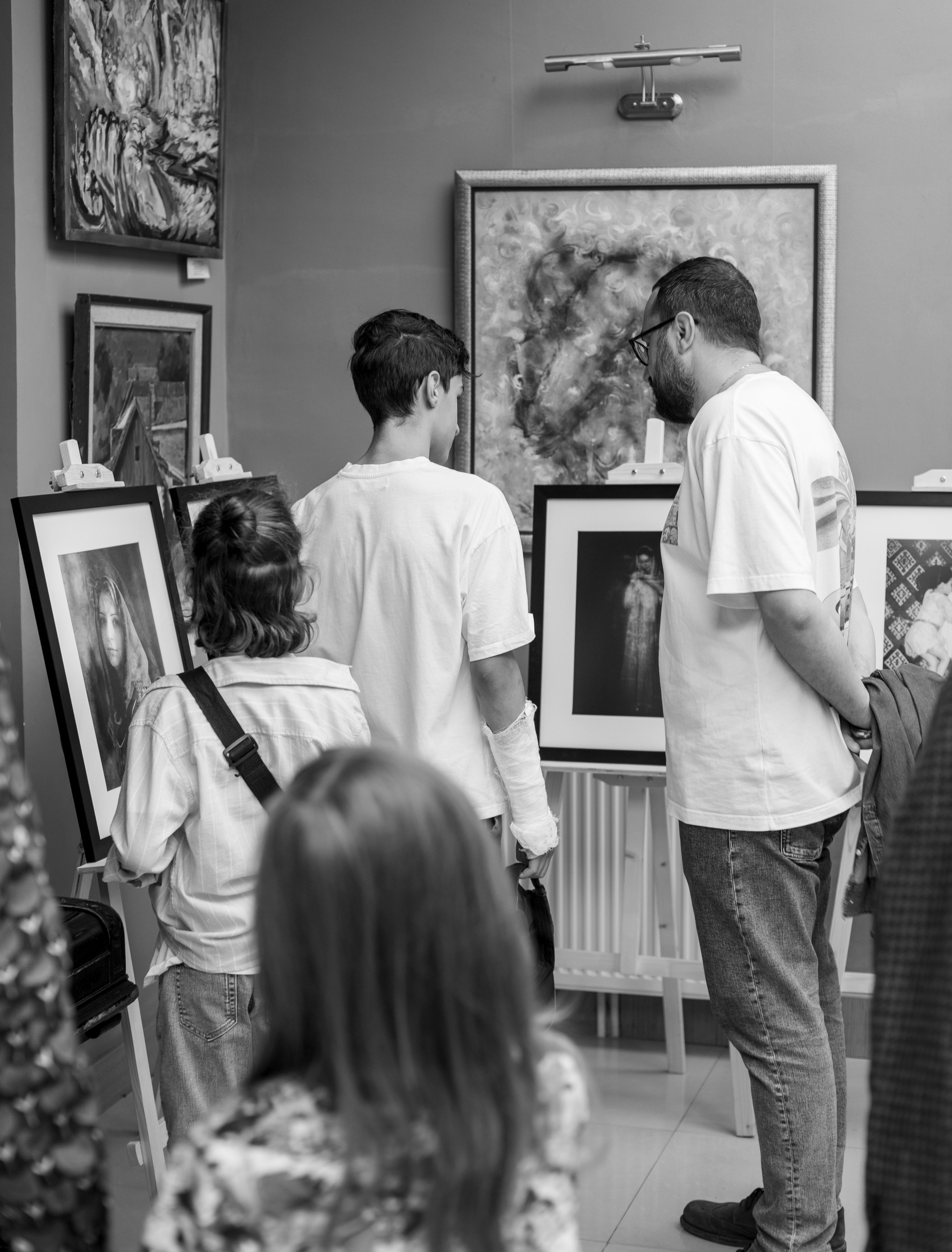 Выставка в г. Дилижан, Армения. Фоторепортаж А.Бабышевой. Арт-фотограф Ксения Якутович