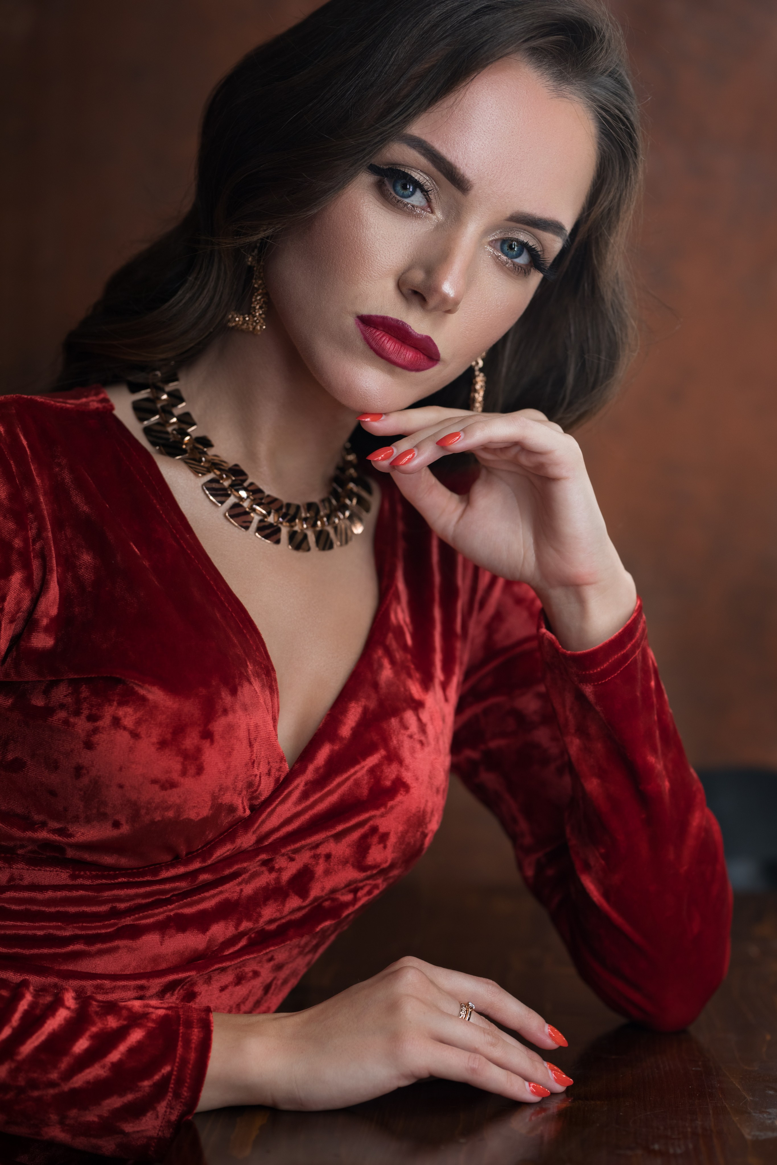 Студийная съемка с Екатериной в красном платье для «себя»