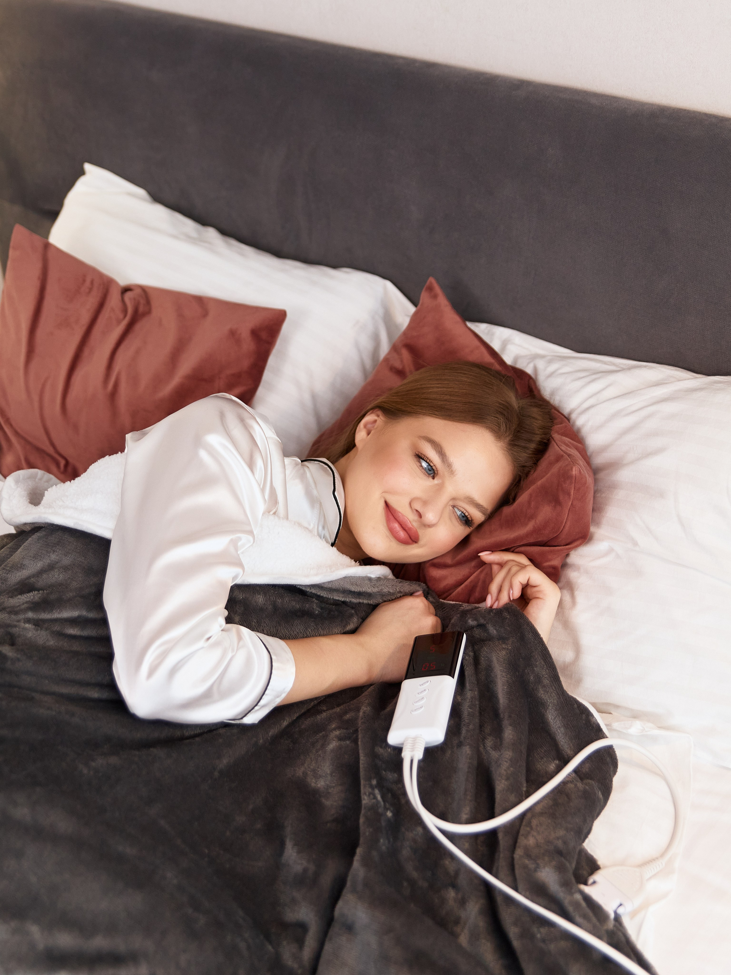 Фотосъемка товаров для дома с моделью в Ростове-на-Дону. Предметный и бизнес фотограф в Ростове-на-Дону Александра Степанова