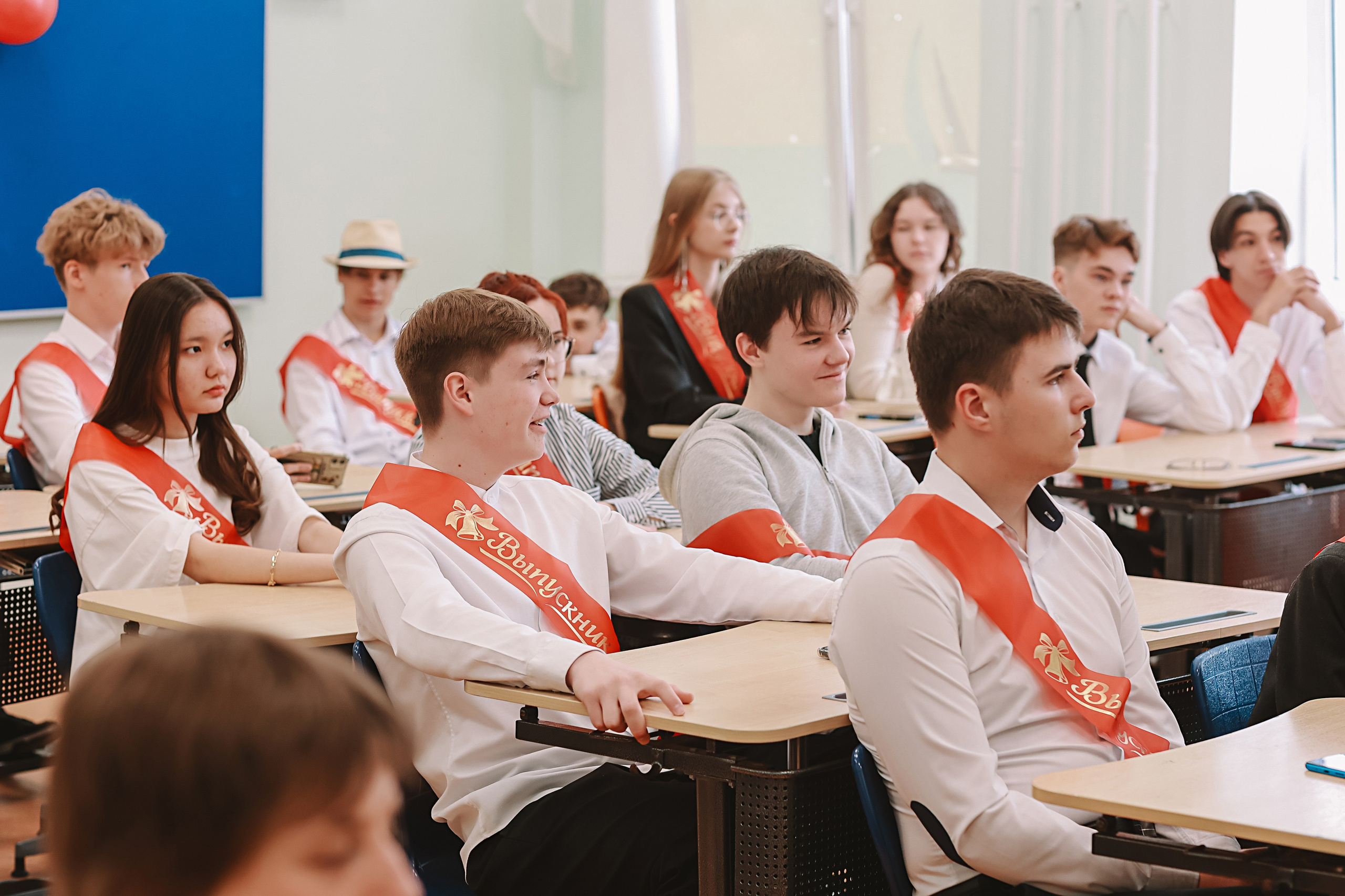 Последний звонок. Семейный фотограф Тюмень, фотограф на роды Салмина Мария