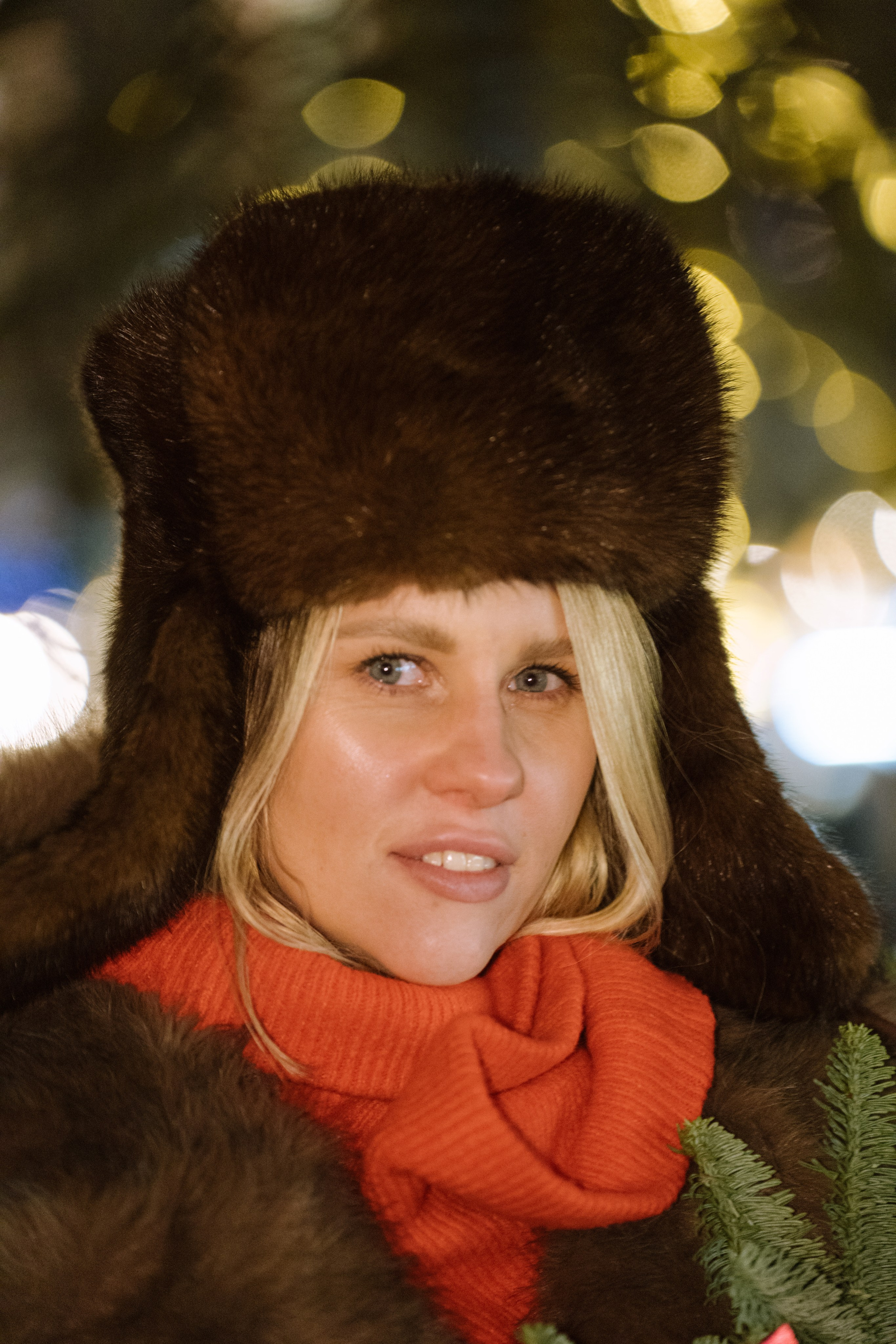 ПРОГУЛКА НА МАНЕЖНОЙ ПЛОЩАДИ ДЛЯ ДЕВУШКИ ПЕРЕД НОВЫМ ГОДОМ (НОВОГОДНЯЯ ФОТОСЕССИИЯ НА МАНЕЖНОЙ ПЛОЩАДИ). Профессиональный фотограф, Санкт-Петербург — Виктория Богомолова