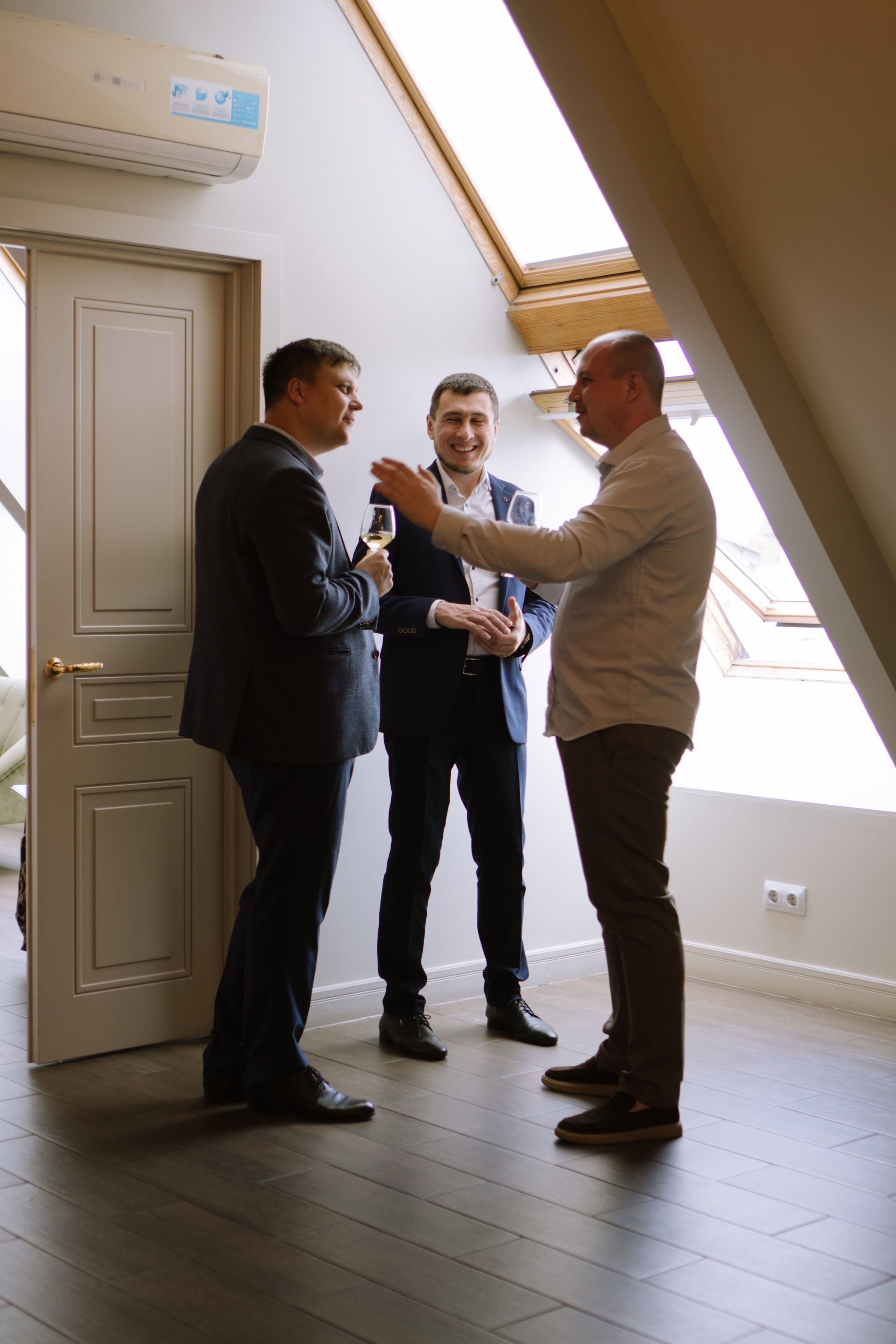 СВАДЕБНЫЙ БАНКЕТ НА ВЛАДИМИРСКОЙ В САНКТ-ПЕТЕРБУРГЕ (КАМЕРНАЯ СВАДЬБА). Профессиональный фотограф, Санкт-Петербург — Виктория Богомолова