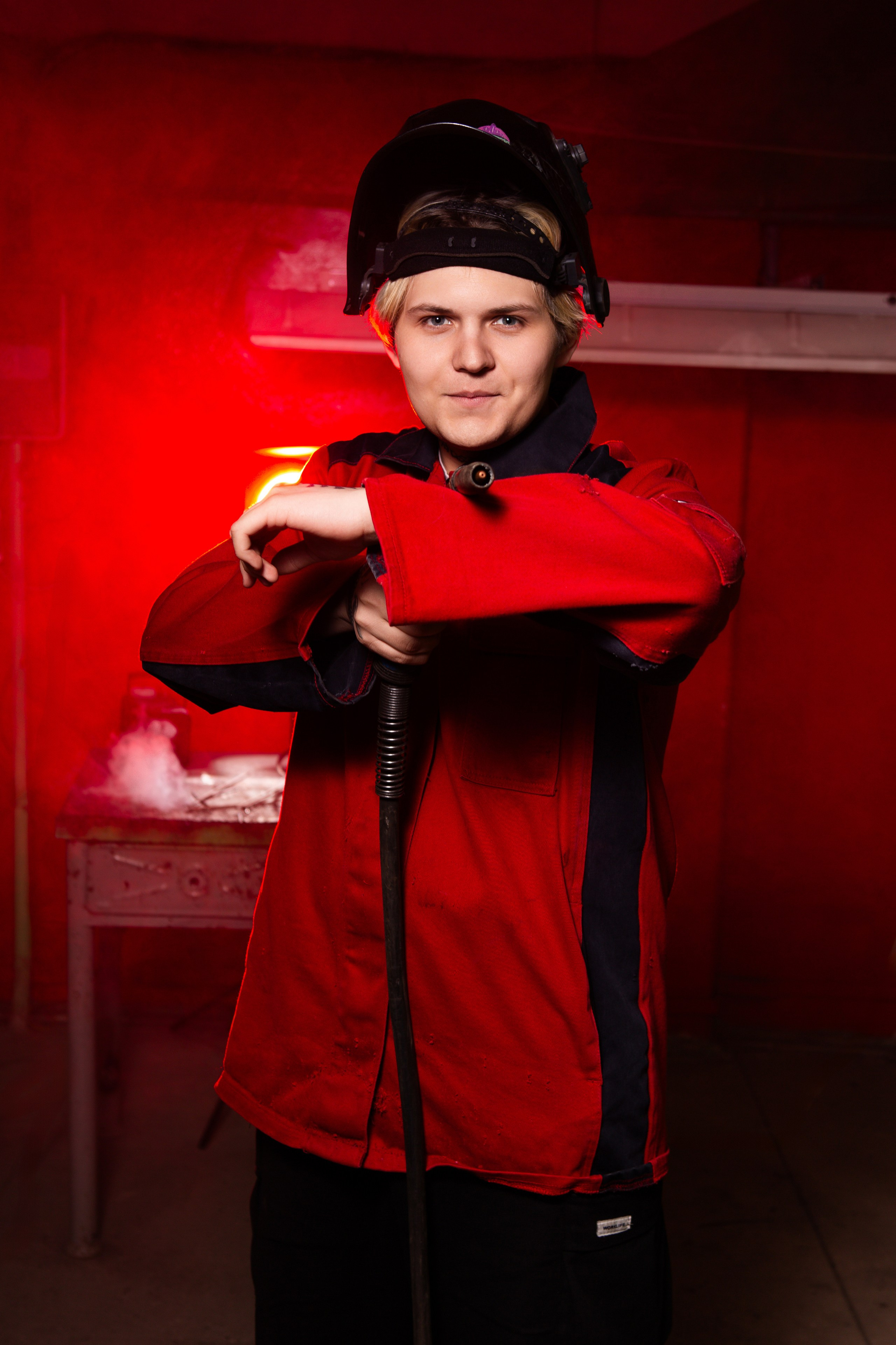 Портретная Фотосессия в Цеху для Выпускников Сварщиков | Твой Альбом Мценск. ТВОЙ АЛЬБОМ / ТВОИ ПРАВИЛА