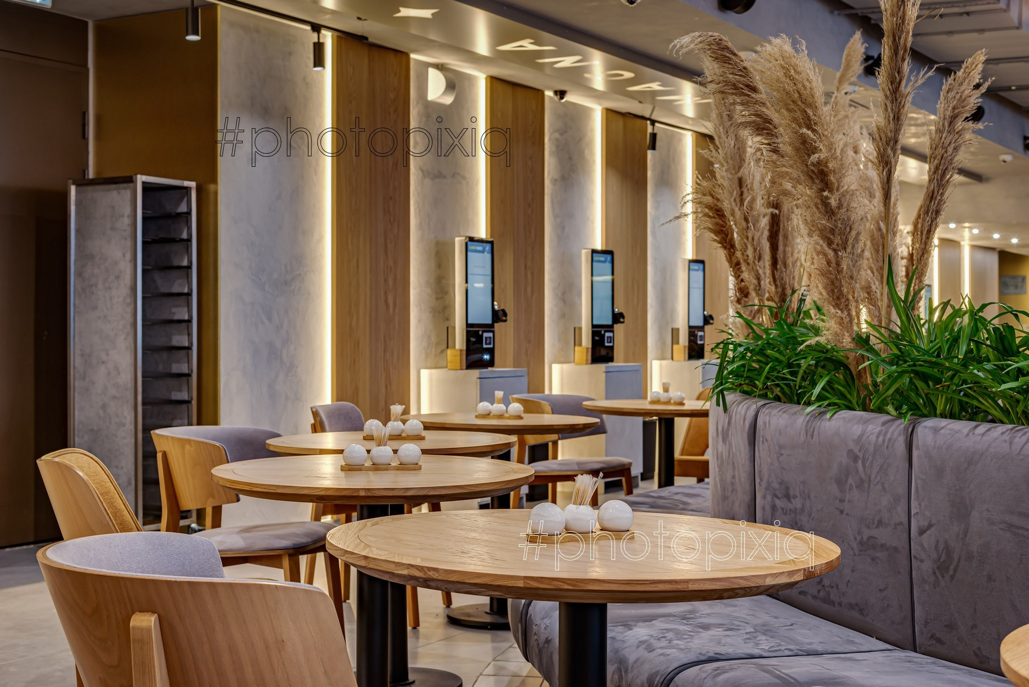 Фотосъёмка кафе LUNCH-BOX в Башне ОКО. Интерьерная съёмка и виртуальные туры — Интерьерный фотограф Кузнецов Сергей (photopixiq)