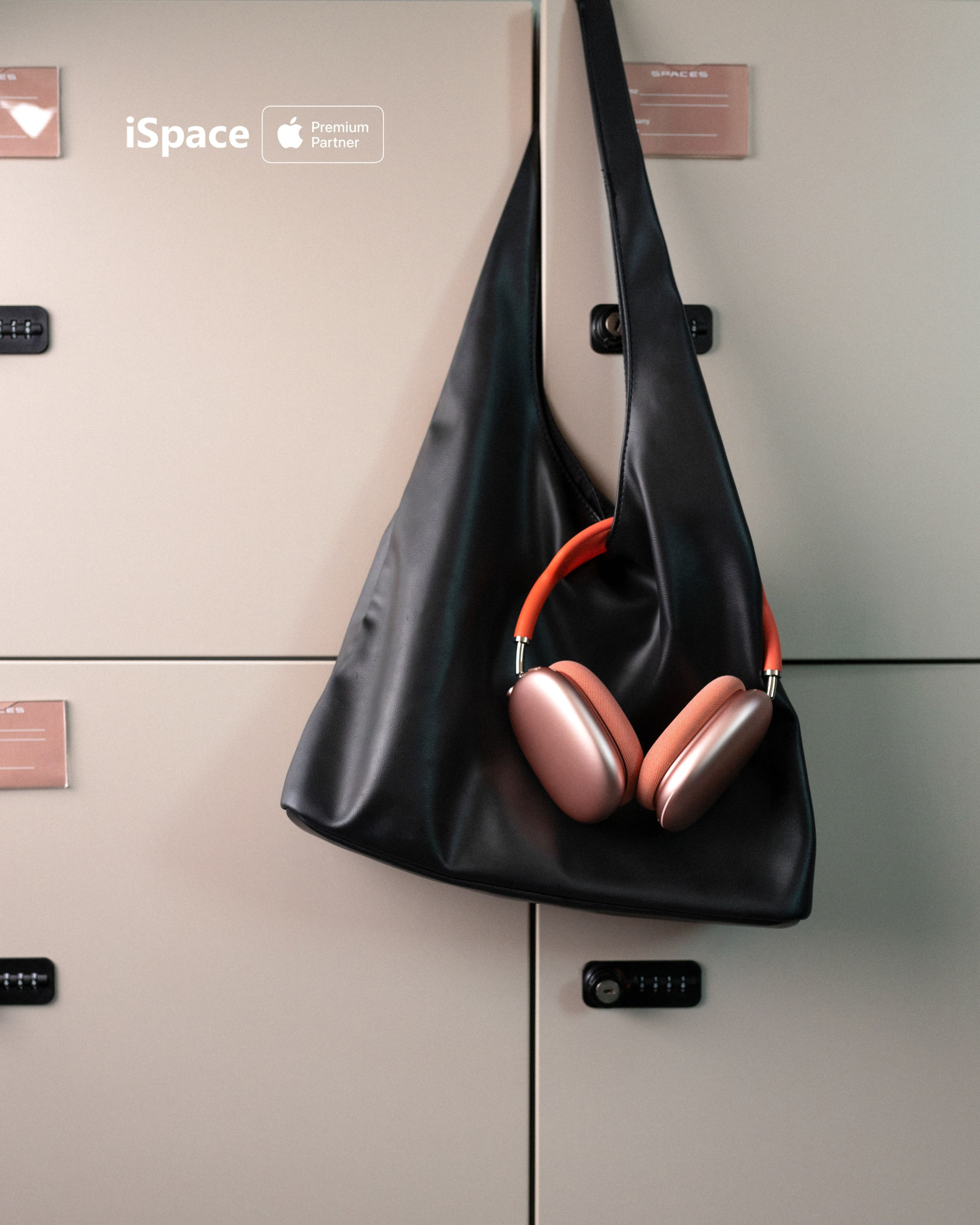 ISpace. Fashion photographer