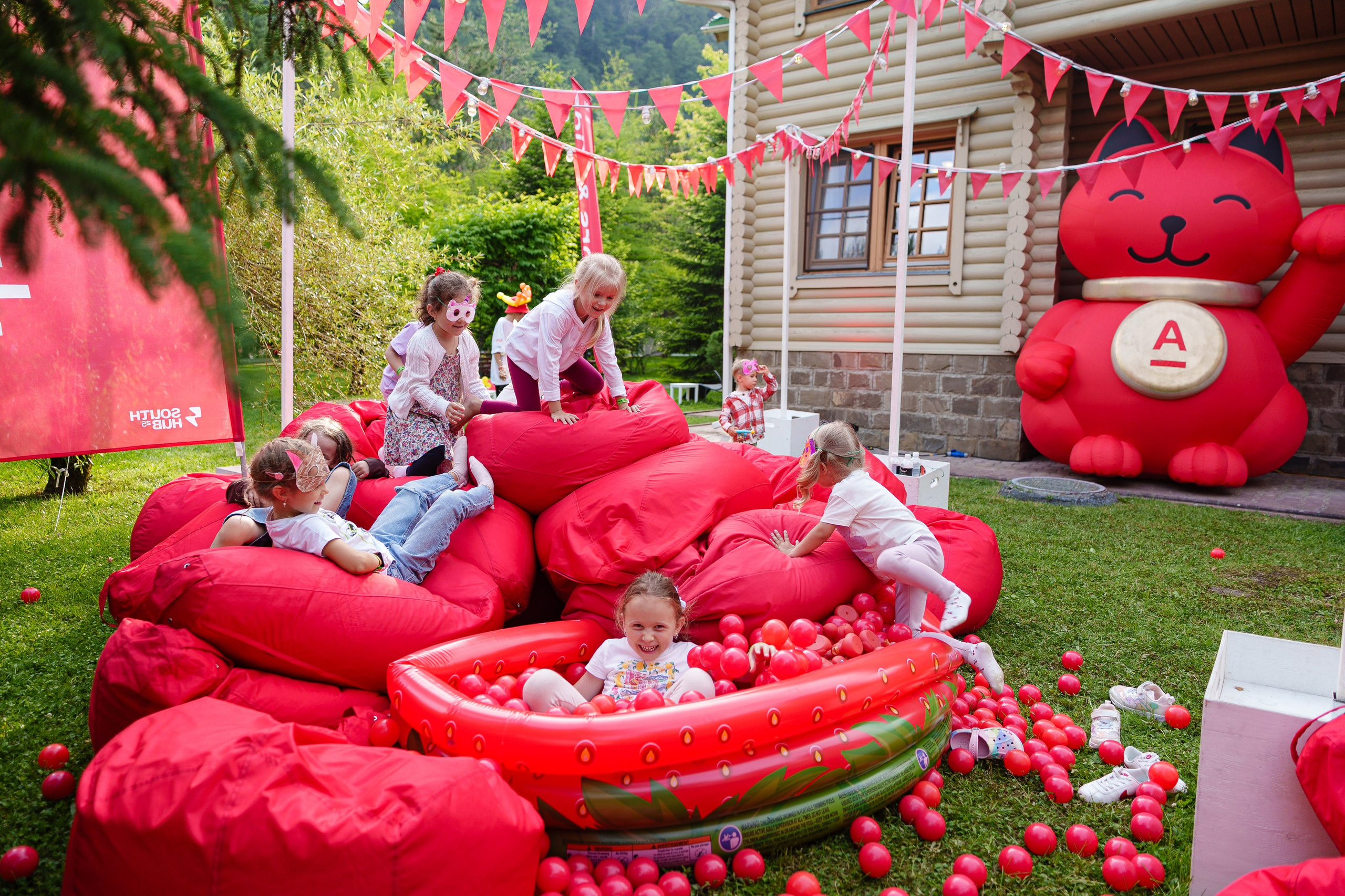 South HUB Family. South HUB