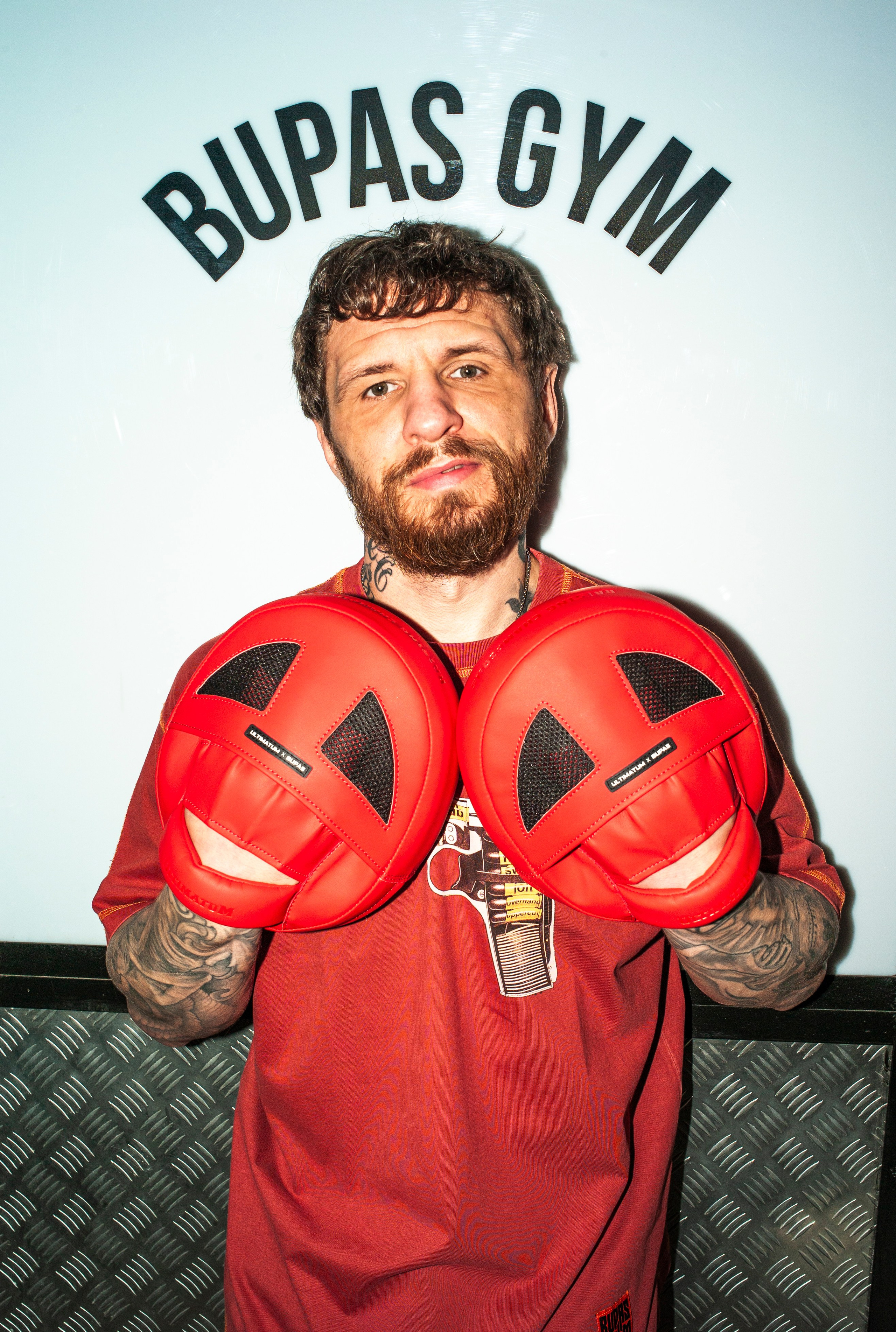 Ultimatum boxing. Not an artist, but photographer. Ivan birdman