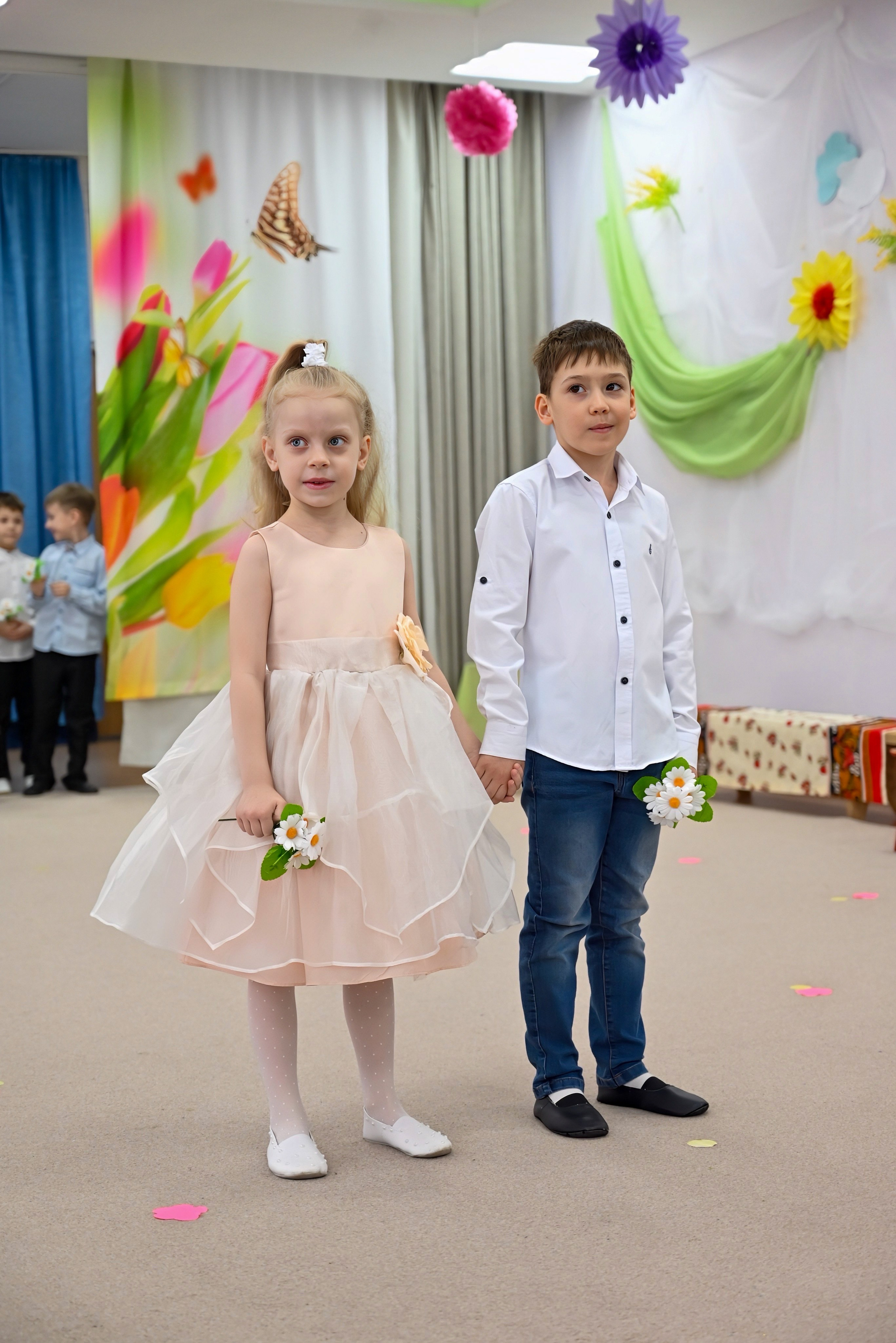 Праздник в группе Цветик семицветик. Семейный и детский фотограф Москва