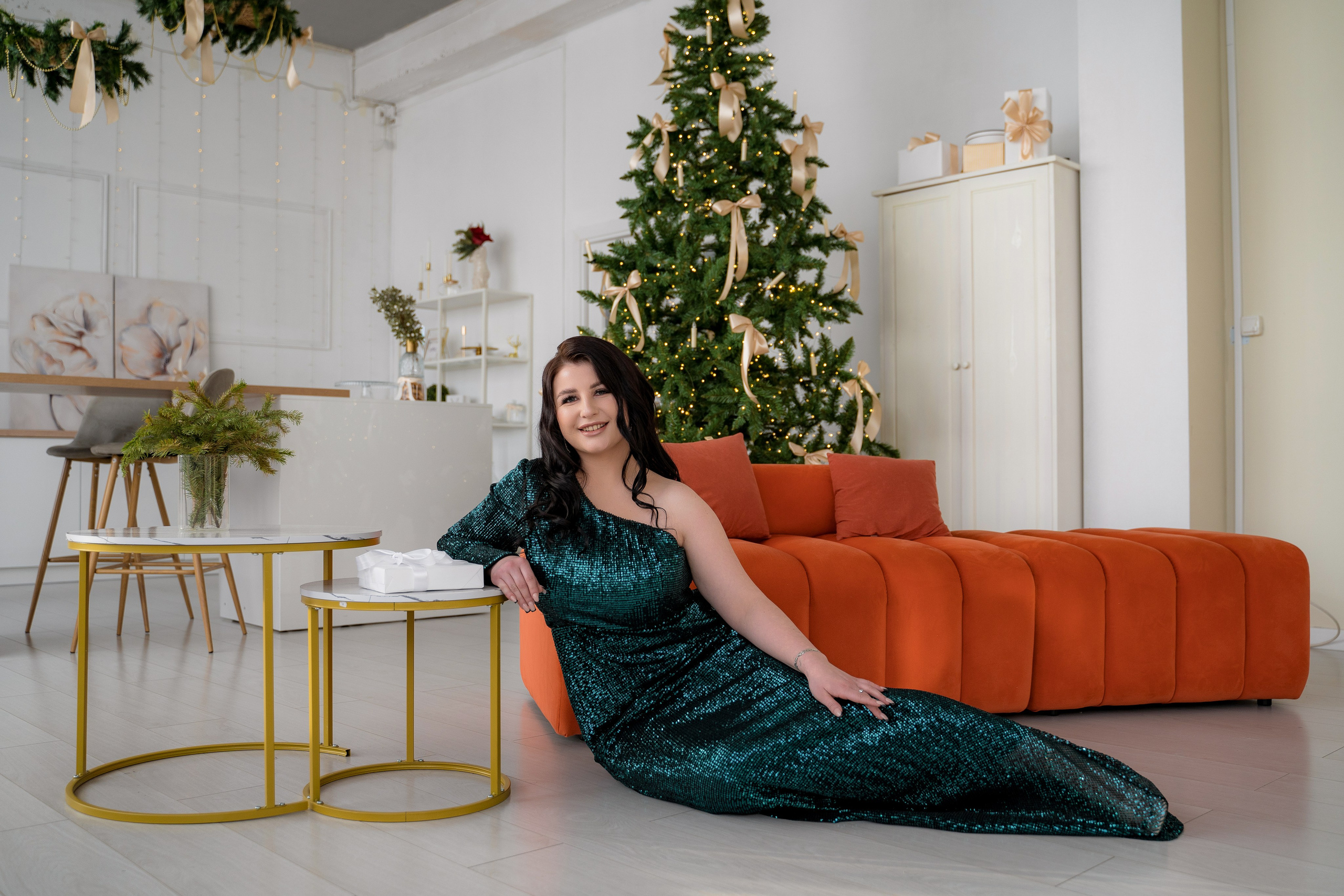 Платья для девушек размер 40-46. Фотостудия Малина в городе Улан-Удэ. Фотограф Ирина Жарникова