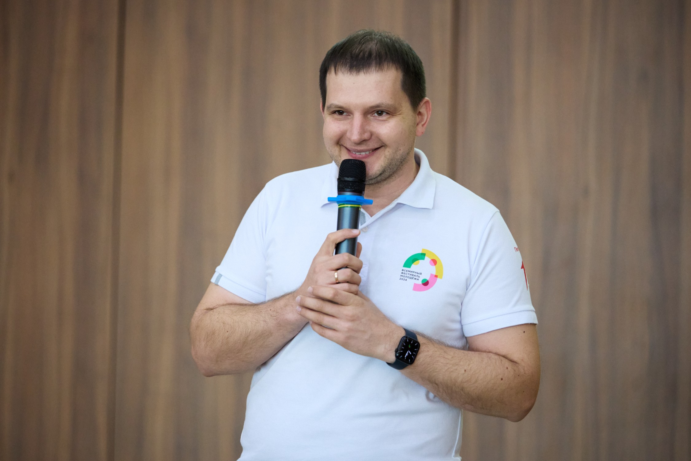 Обучение волонтеров Всемирного фестиваля молодежи. Репортажный фотограф во Владивостоке