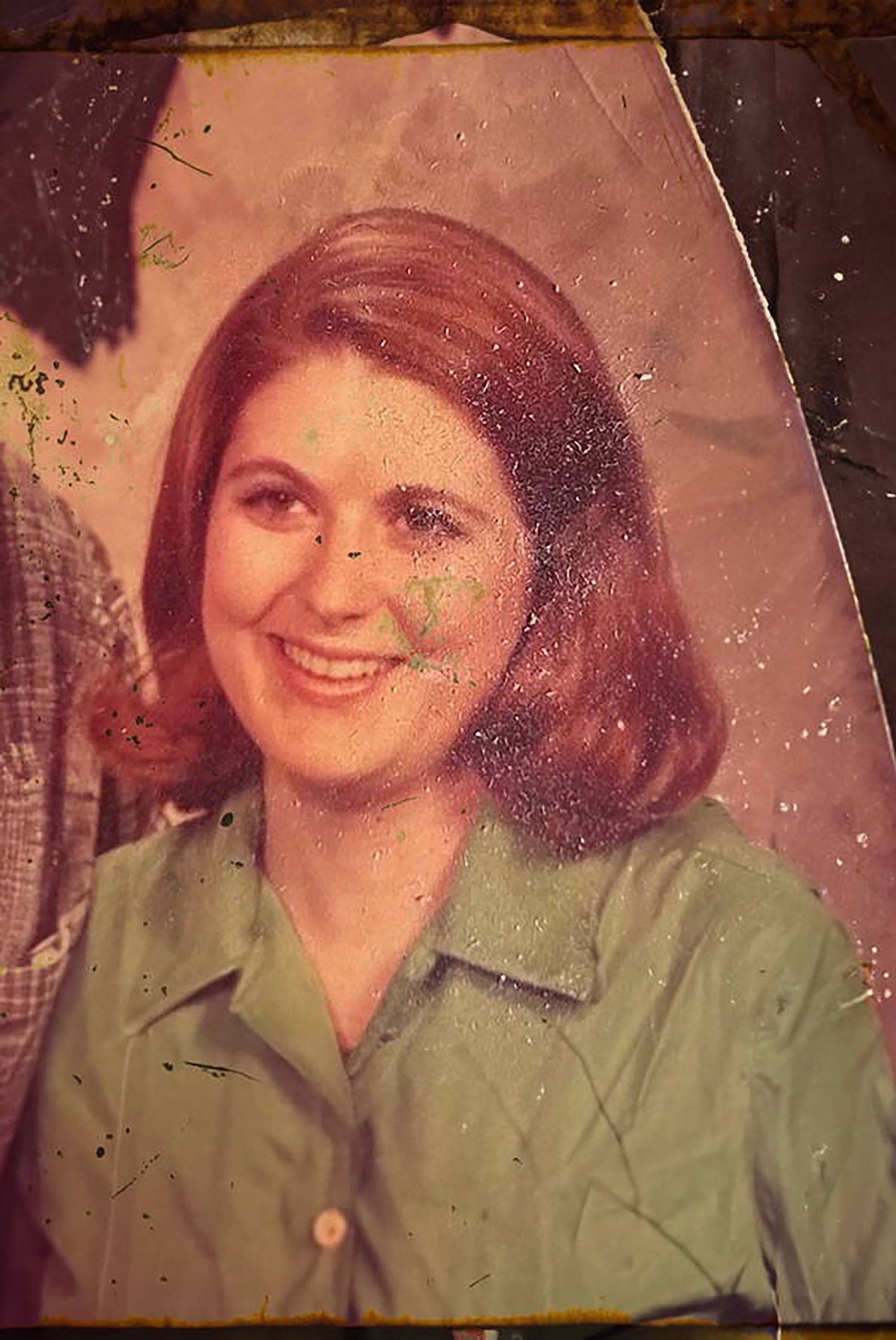 Revive Your Memories with Expert Photo Restoration Services. AI Photo Retoucher and Image Restorer Zhanna Ognivo