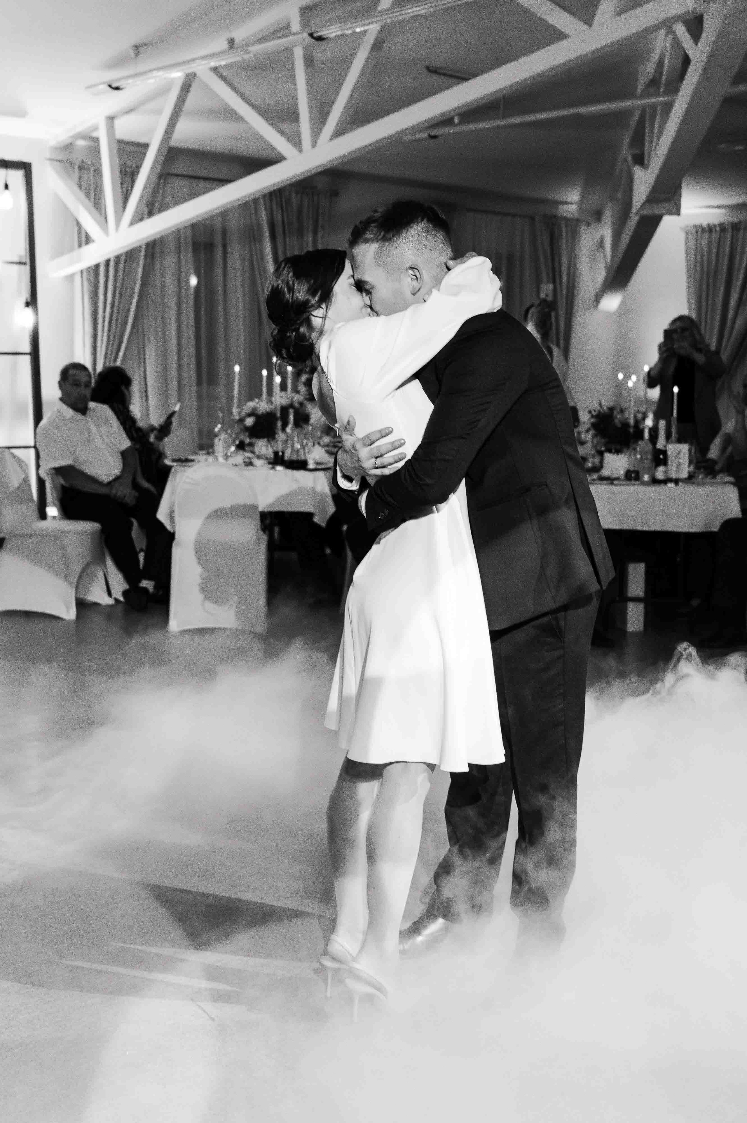 Совместные сборы в отеле. Свадебный и семейный фотограф в Котласе Никита Попов