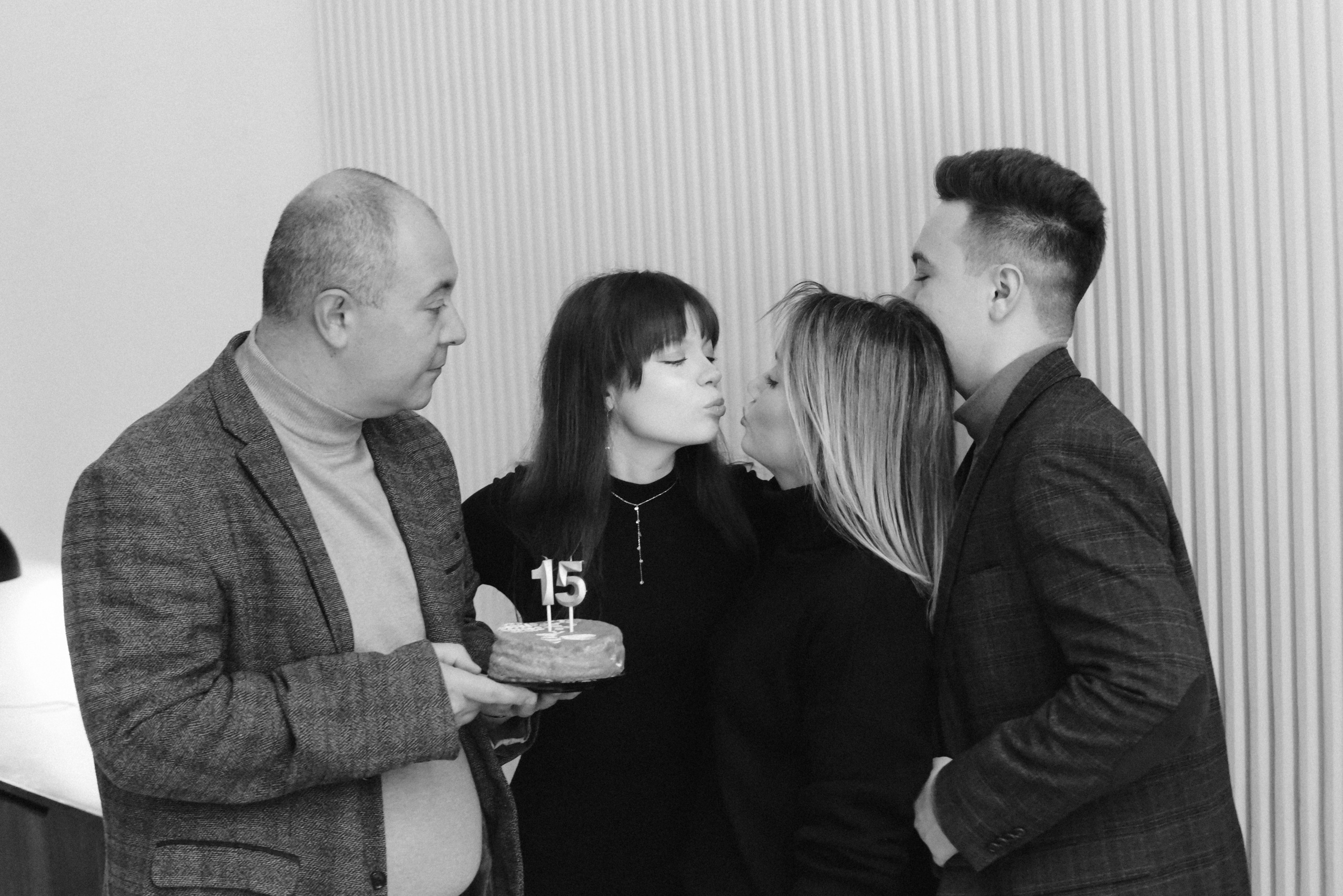 Молодые родители и взрослые дети. Фотограф Лола Волна, город Москва