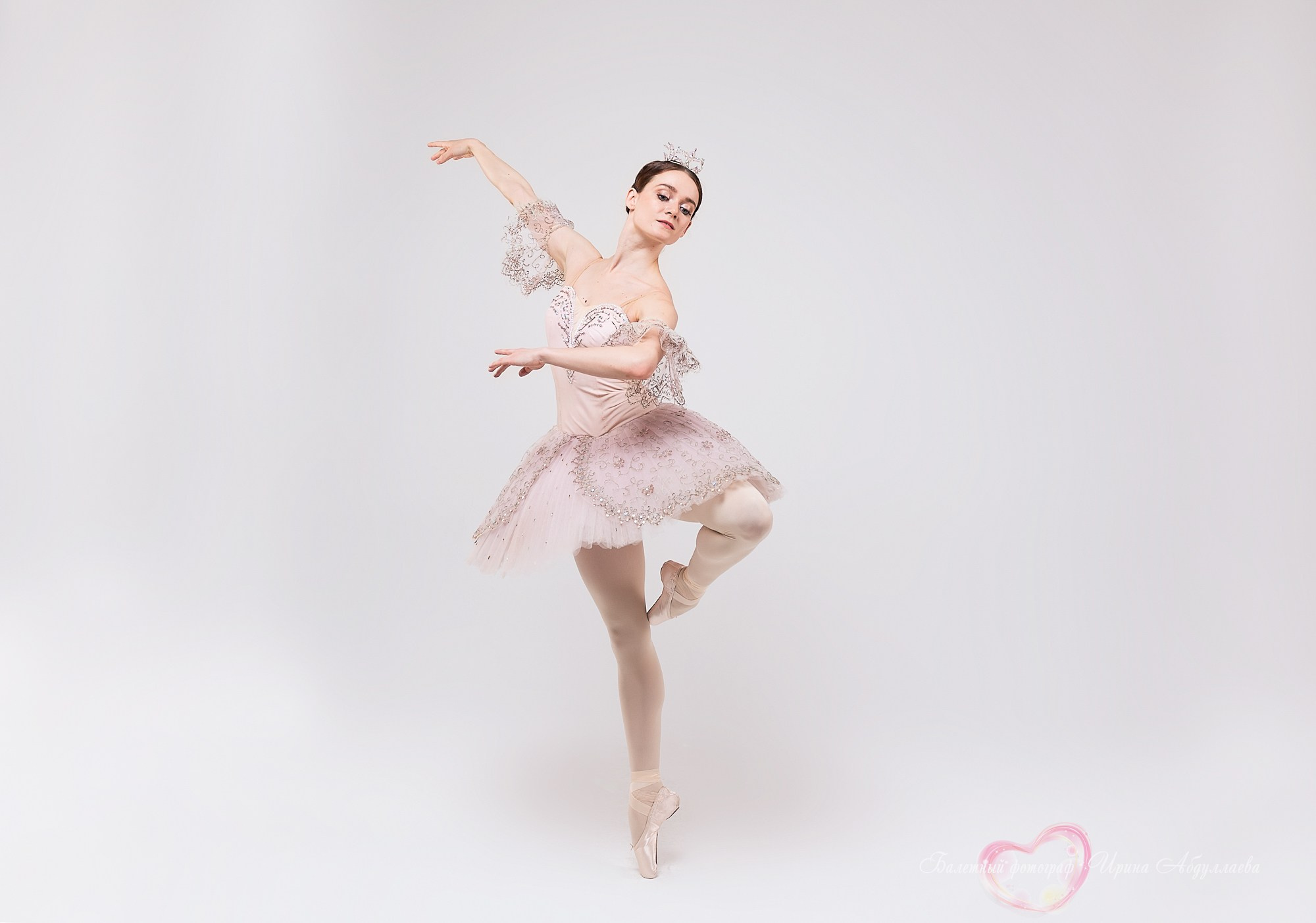 Ведущая балерина Классического национального балета Марина Окунева