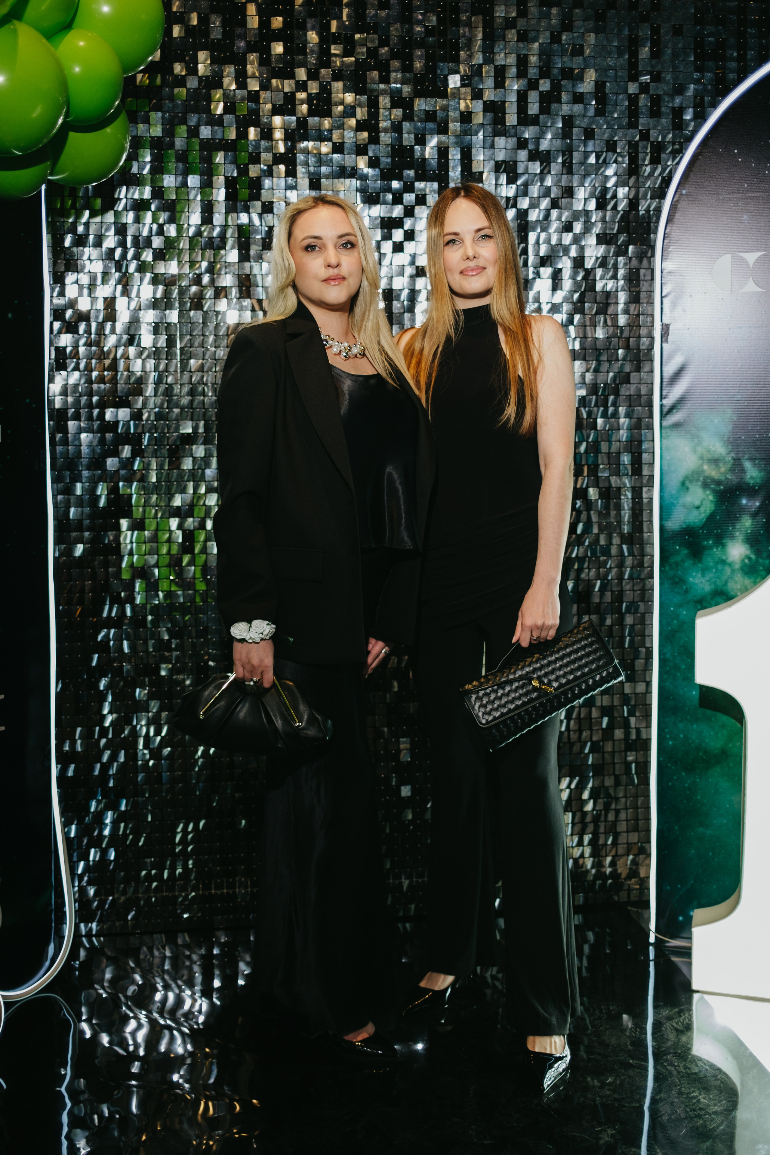 Корпоратив в Сириусу (Адлер) 10 лет компании. Свадебный фотограф Денис Ожигин в Краснодаре и крае. Эмоциональная и стильная съемка вашего дня